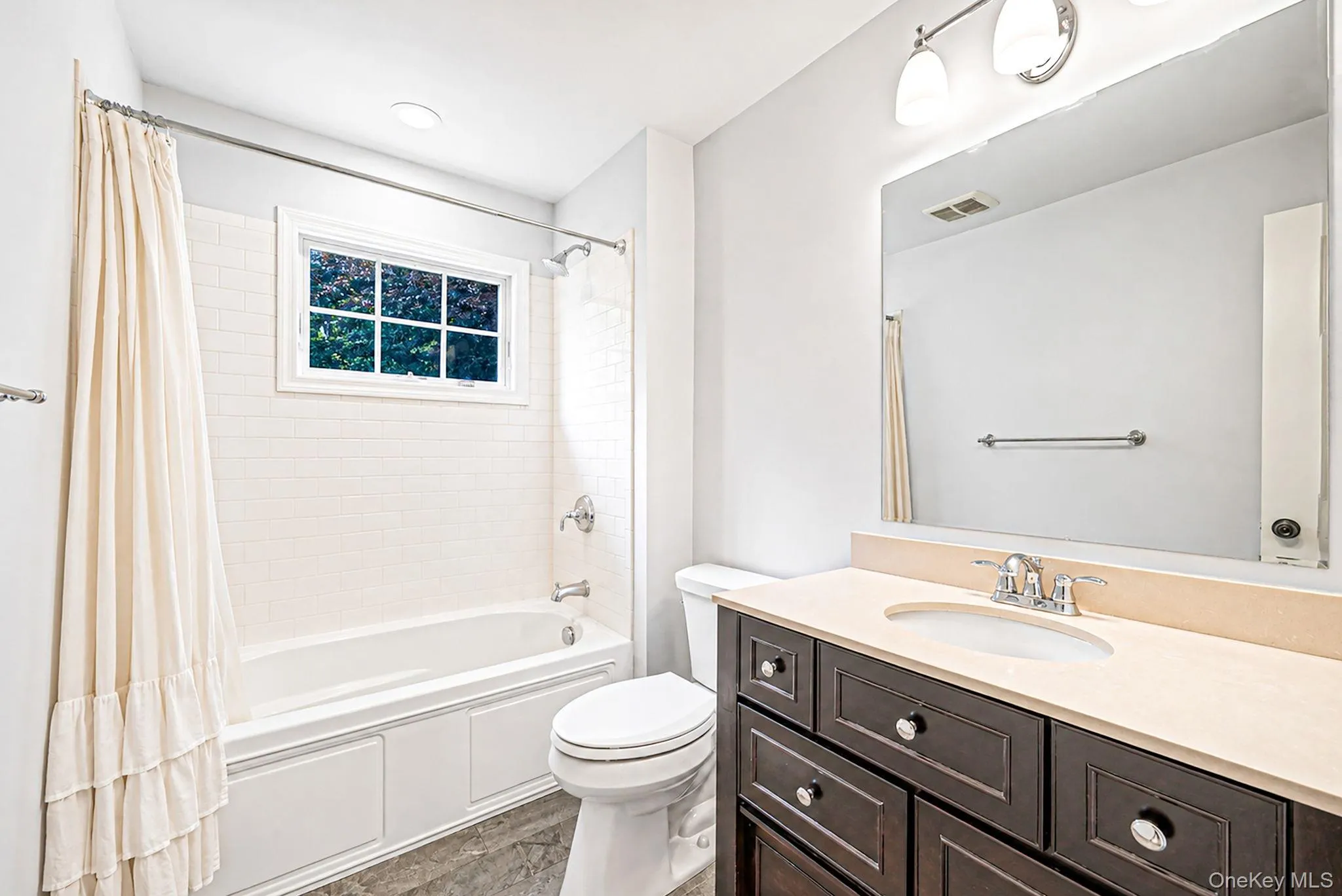 121 Bayway Avenue, Islip, NY, 4 Bedrooms Bedrooms, 9 Rooms Rooms,2 BathroomsBathrooms,Residential,For Rent,Bayway,0,1032680 121 Bayway Avenue, Islip, NY, 4 Bedrooms Bedrooms, 9 Rooms Rooms,2 BathroomsBathrooms,Residential,For Rent,Bayway,0,1032680