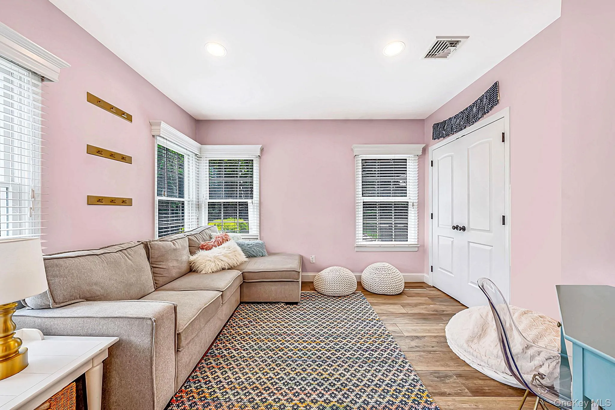 121 Bayway Avenue, Islip, NY, 4 Bedrooms Bedrooms, 9 Rooms Rooms,2 BathroomsBathrooms,Residential,For Rent,Bayway,0,1032680 121 Bayway Avenue, Islip, NY, 4 Bedrooms Bedrooms, 9 Rooms Rooms,2 BathroomsBathrooms,Residential,For Rent,Bayway,0,1032680