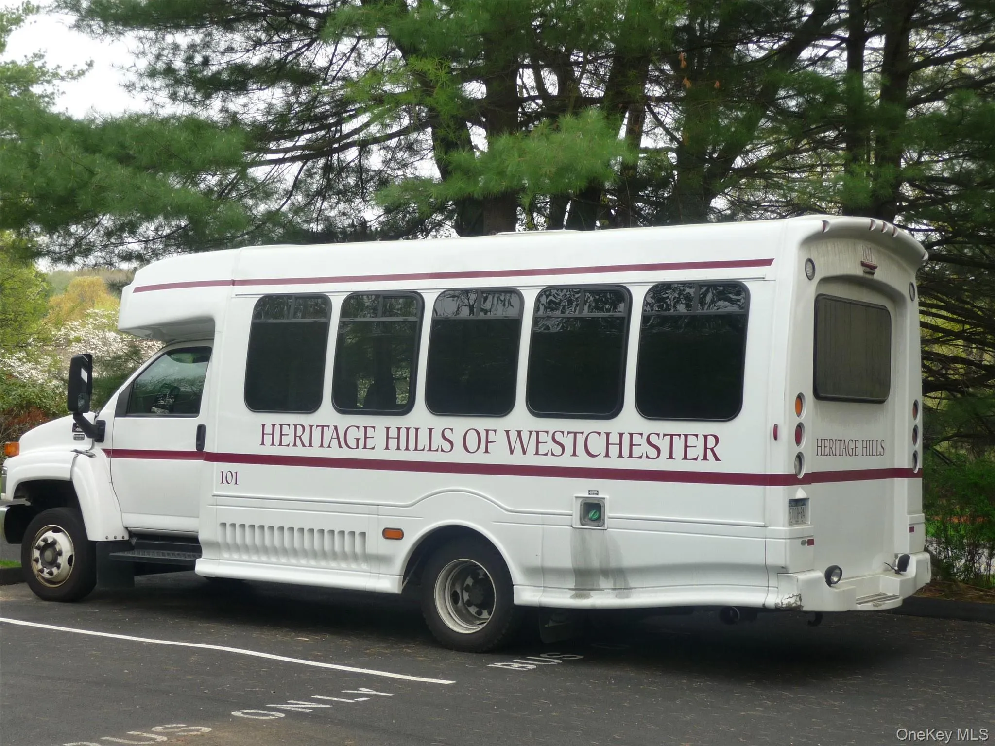 Shuttle bus to Metro-North and shopping Shuttle bus to Metro-North and shopping