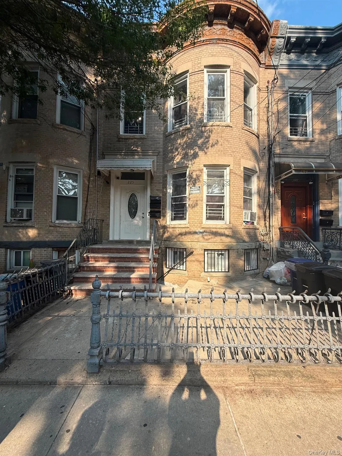 225 Grant Avenue, New York, NY, 8 Bedrooms Bedrooms, 11 Rooms Rooms,3 BathroomsBathrooms,Residential,For Rent,Grant,0,1032689 225 Grant Avenue, New York, NY, 8 Bedrooms Bedrooms, 11 Rooms Rooms,3 BathroomsBathrooms,Residential,For Rent,Grant,0,1032689