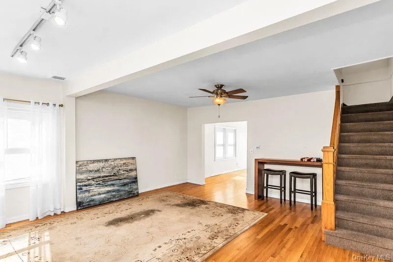 548 Broadway, Long Beach, NY, 3 Bedrooms Bedrooms, 6 Rooms Rooms,1 BathroomBathrooms,Residential,For Rent,Broadway,0,1032691 548 Broadway, Long Beach, NY, 3 Bedrooms Bedrooms, 6 Rooms Rooms,1 BathroomBathrooms,Residential,For Rent,Broadway,0,1032691