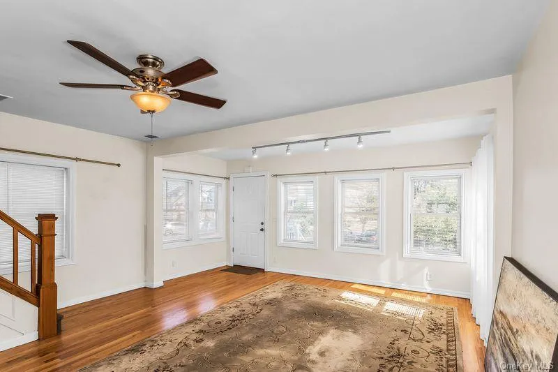 548 Broadway, Long Beach, NY, 3 Bedrooms Bedrooms, 6 Rooms Rooms,1 BathroomBathrooms,Residential,For Rent,Broadway,0,1032691 548 Broadway, Long Beach, NY, 3 Bedrooms Bedrooms, 6 Rooms Rooms,1 BathroomBathrooms,Residential,For Rent,Broadway,0,1032691