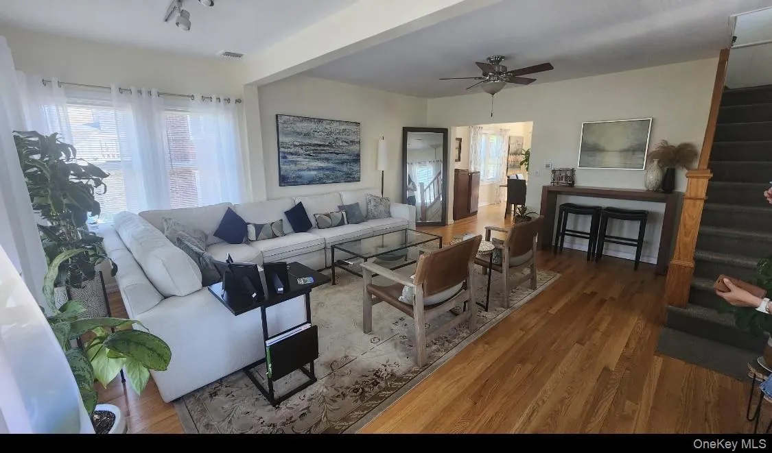 548 Broadway, Long Beach, NY, 3 Bedrooms Bedrooms, 6 Rooms Rooms,1 BathroomBathrooms,Residential,For Rent,Broadway,0,1032691 548 Broadway, Long Beach, NY, 3 Bedrooms Bedrooms, 6 Rooms Rooms,1 BathroomBathrooms,Residential,For Rent,Broadway,0,1032691