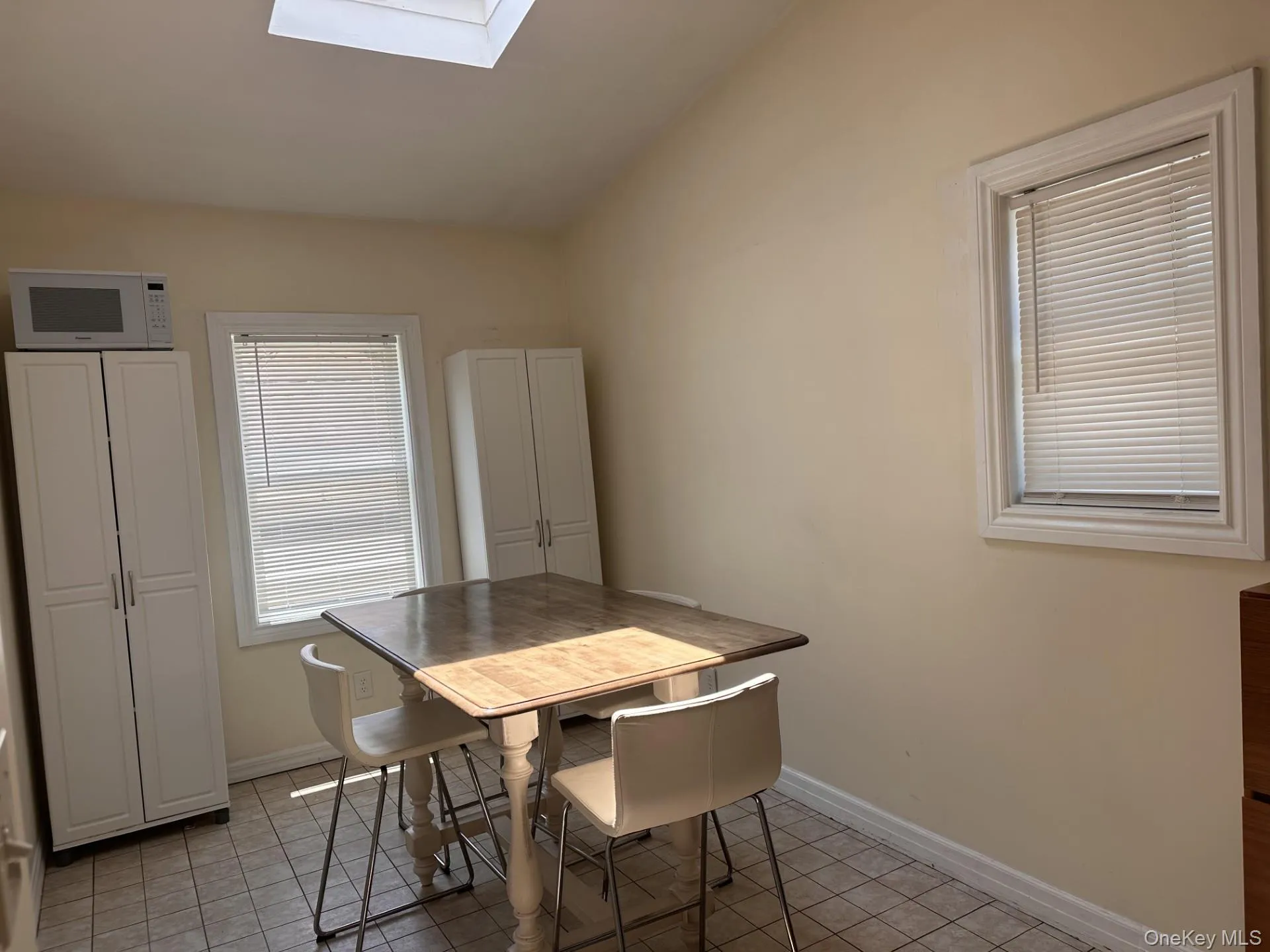 548 Broadway, Long Beach, NY, 3 Bedrooms Bedrooms, 6 Rooms Rooms,1 BathroomBathrooms,Residential,For Rent,Broadway,0,1032691 548 Broadway, Long Beach, NY, 3 Bedrooms Bedrooms, 6 Rooms Rooms,1 BathroomBathrooms,Residential,For Rent,Broadway,0,1032691