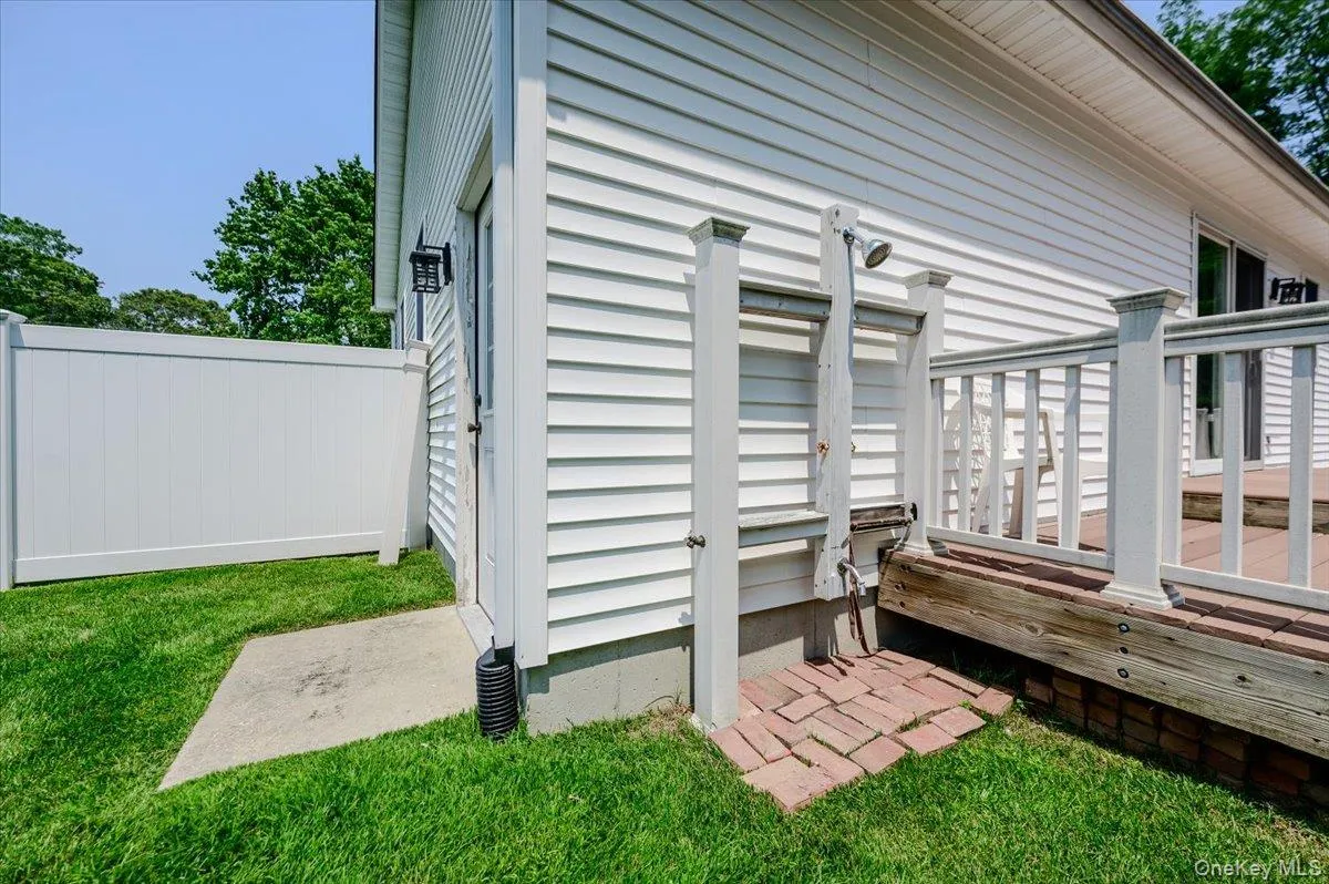 31 Carter Road, Southampton, NY, 3 Bedrooms Bedrooms, 6 Rooms Rooms,2 BathroomsBathrooms,Residential,For Rent,Carter,0,1032694 31 Carter Road, Southampton, NY, 3 Bedrooms Bedrooms, 6 Rooms Rooms,2 BathroomsBathrooms,Residential,For Rent,Carter,0,1032694
