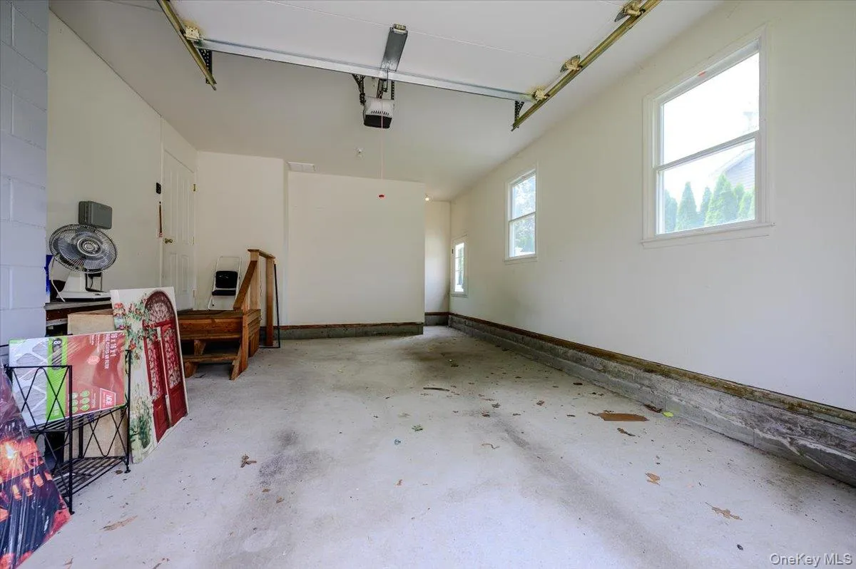 31 Carter Road, Southampton, NY, 3 Bedrooms Bedrooms, 6 Rooms Rooms,2 BathroomsBathrooms,Residential,For Rent,Carter,0,1032694 31 Carter Road, Southampton, NY, 3 Bedrooms Bedrooms, 6 Rooms Rooms,2 BathroomsBathrooms,Residential,For Rent,Carter,0,1032694