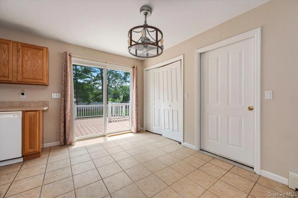 31 Carter Road, Southampton, NY, 3 Bedrooms Bedrooms, 6 Rooms Rooms,2 BathroomsBathrooms,Residential,For Rent,Carter,0,1032694 31 Carter Road, Southampton, NY, 3 Bedrooms Bedrooms, 6 Rooms Rooms,2 BathroomsBathrooms,Residential,For Rent,Carter,0,1032694