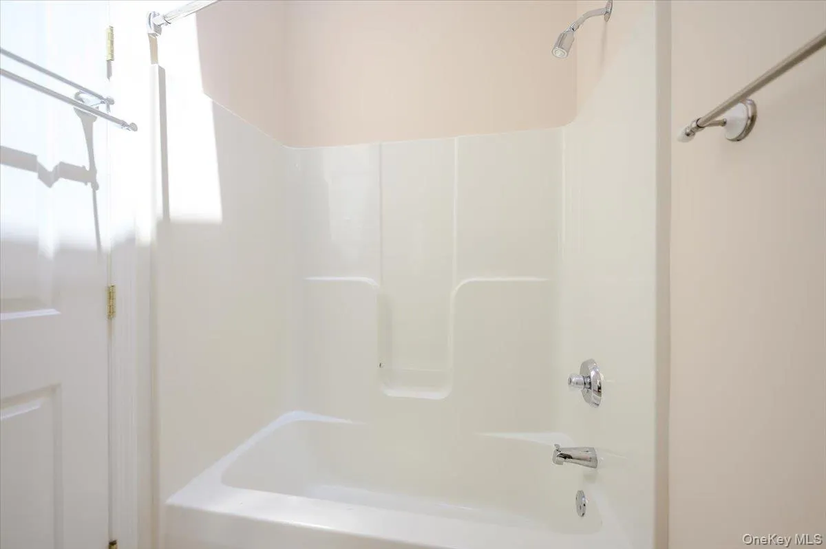 31 Carter Road, Southampton, NY, 3 Bedrooms Bedrooms, 6 Rooms Rooms,2 BathroomsBathrooms,Residential,For Rent,Carter,0,1032694 31 Carter Road, Southampton, NY, 3 Bedrooms Bedrooms, 6 Rooms Rooms,2 BathroomsBathrooms,Residential,For Rent,Carter,0,1032694