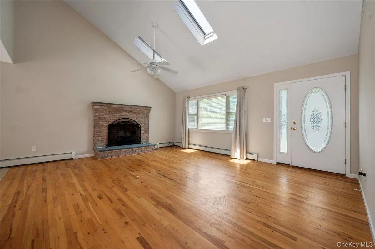 31 Carter Road, Southampton, NY, 3 Bedrooms Bedrooms, 6 Rooms Rooms,2 BathroomsBathrooms,Residential,For Rent,Carter,0,1032694 31 Carter Road, Southampton, NY, 3 Bedrooms Bedrooms, 6 Rooms Rooms,2 BathroomsBathrooms,Residential,For Rent,Carter,0,1032694