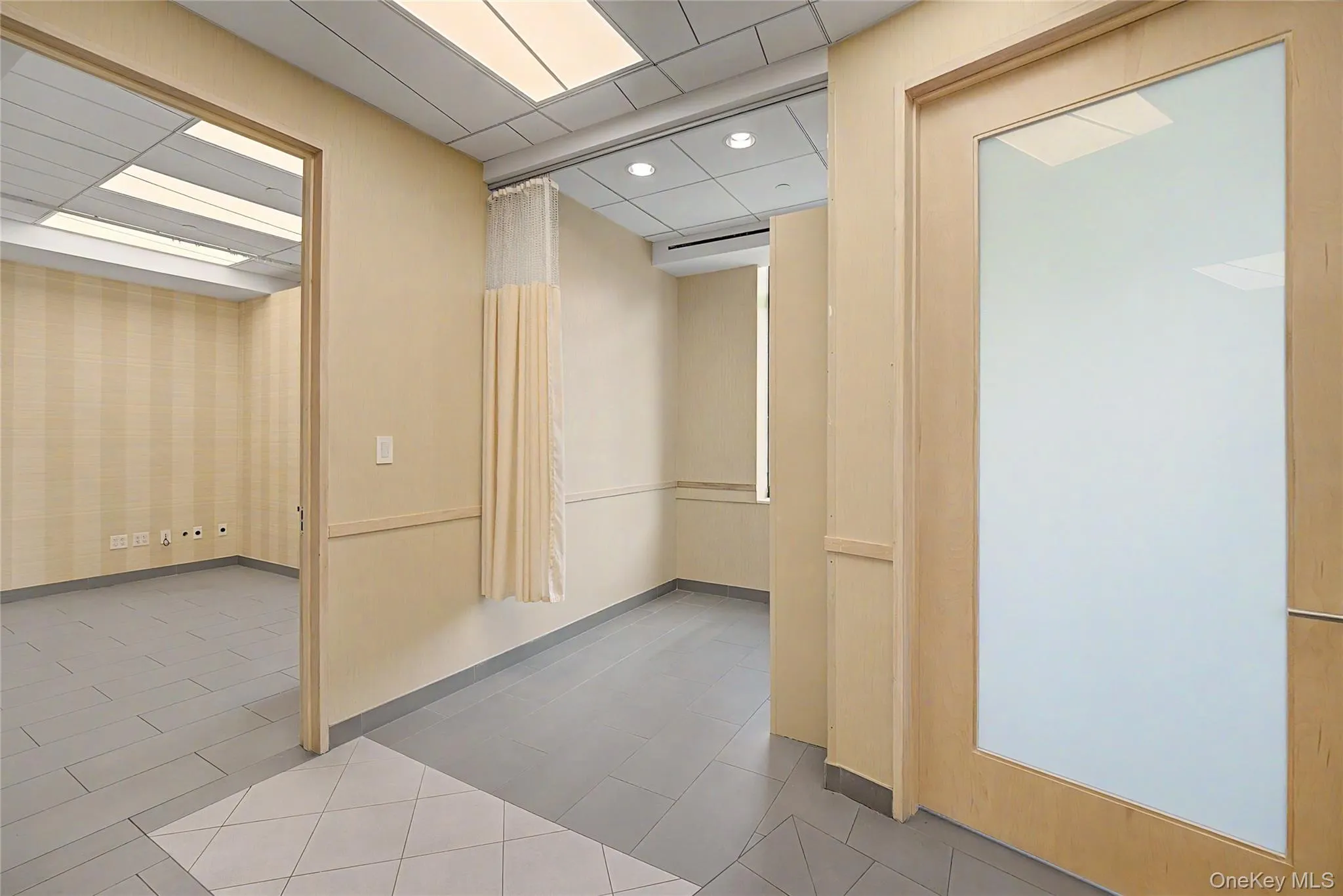 3916 Prince Street, New York, NY, ,Commercial Lease,For Rent,Prince,0,1032696 3916 Prince Street, New York, NY, ,Commercial Lease,For Rent,Prince,0,1032696