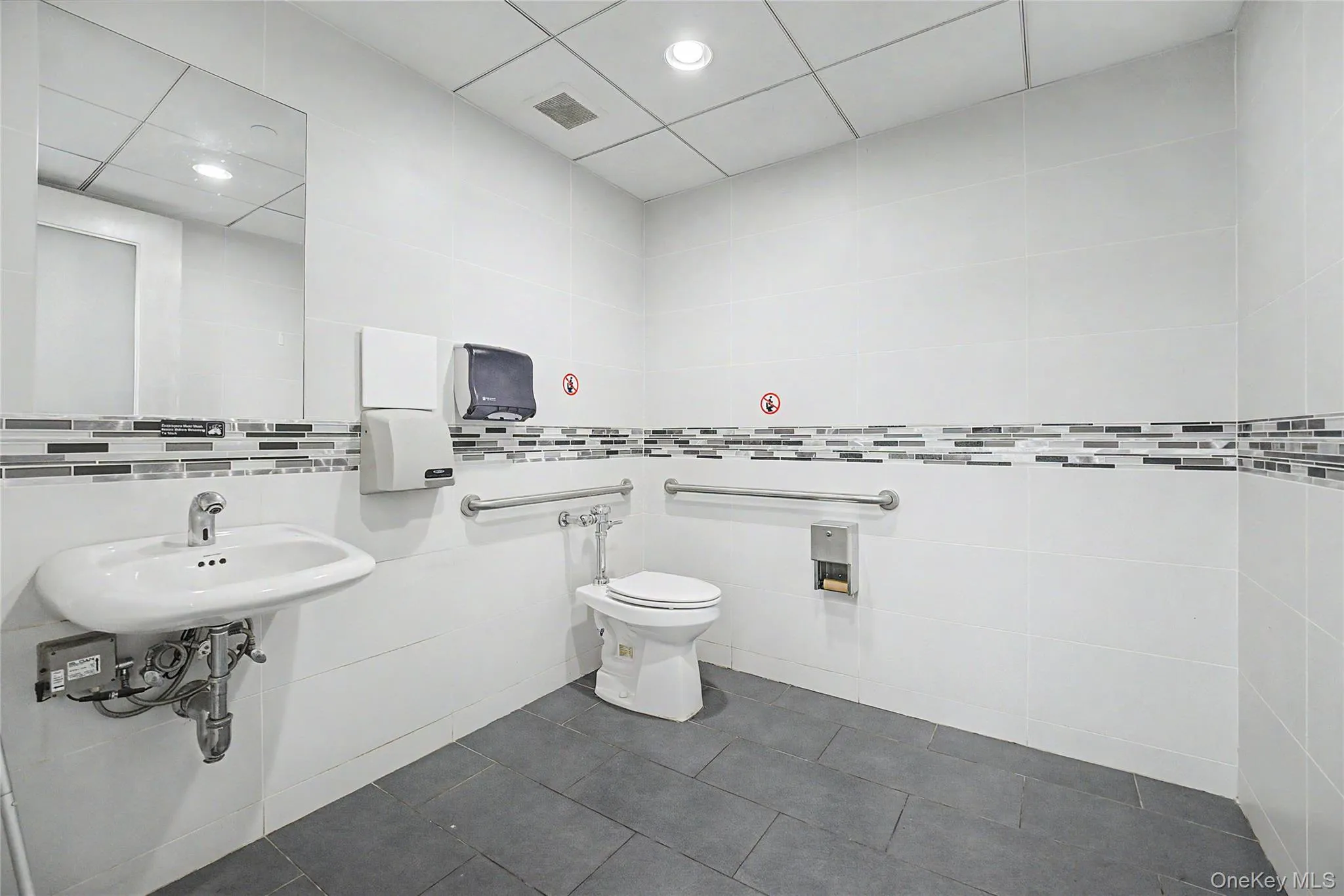 3916 Prince Street, New York, NY, ,Commercial Lease,For Rent,Prince,0,1032696 3916 Prince Street, New York, NY, ,Commercial Lease,For Rent,Prince,0,1032696