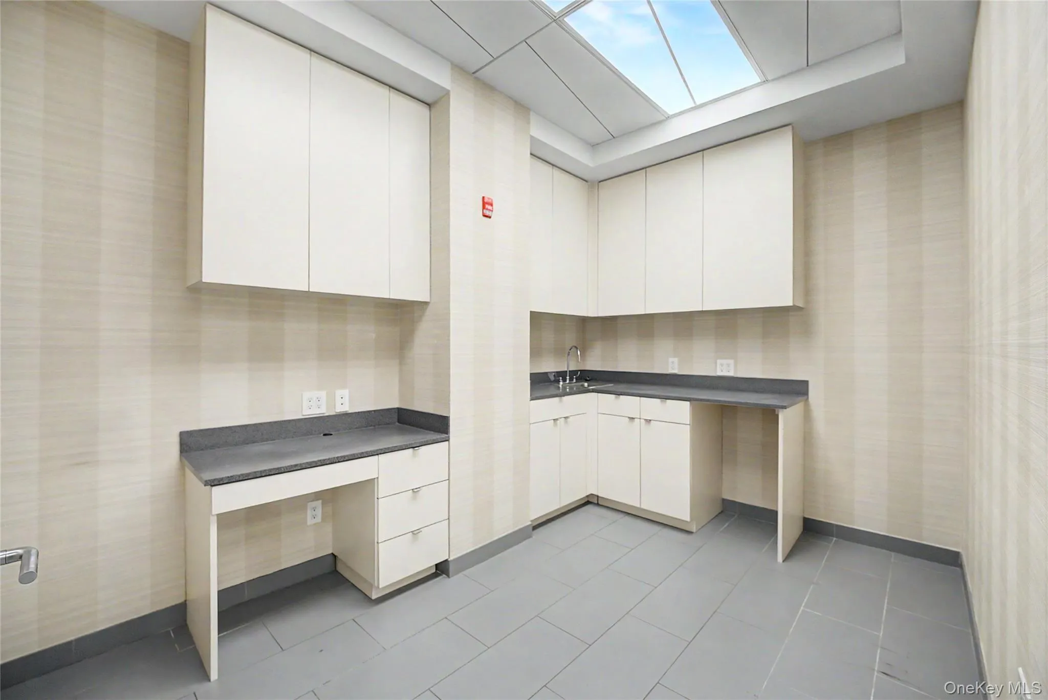 3916 Prince Street, New York, NY, ,Commercial Lease,For Rent,Prince,0,1032696 3916 Prince Street, New York, NY, ,Commercial Lease,For Rent,Prince,0,1032696