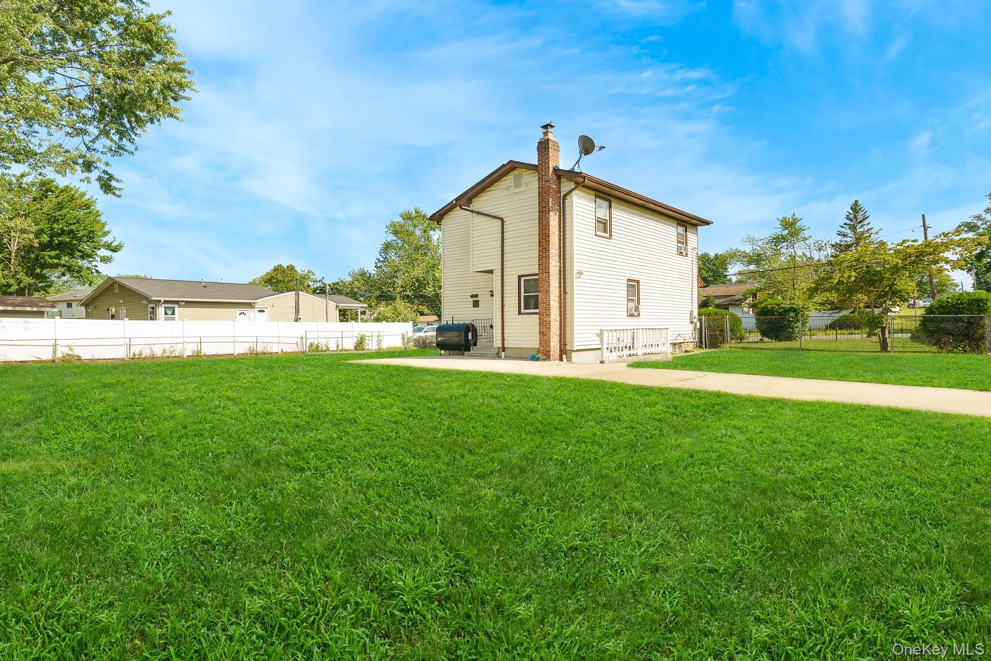 9 Van Cedar Street, Islip, NY, 4 Bedrooms Bedrooms, 12 Rooms Rooms,2 BathroomsBathrooms,Residential,For Rent,Van Cedar,0,1032697 9 Van Cedar Street, Islip, NY, 4 Bedrooms Bedrooms, 12 Rooms Rooms,2 BathroomsBathrooms,Residential,For Rent,Van Cedar,0,1032697
