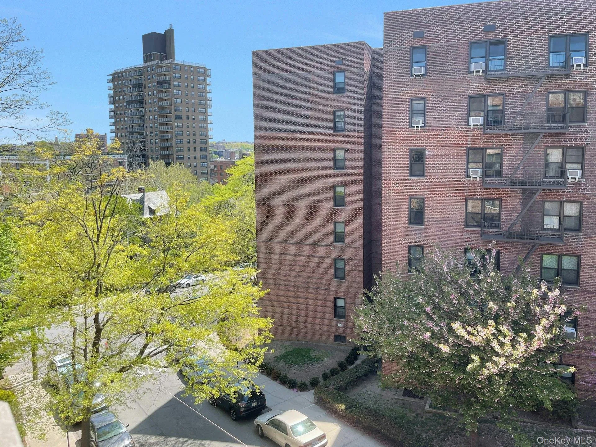 445 240th Street, New York, NY, 2 Bedrooms Bedrooms, 6 Rooms Rooms,1 BathroomBathrooms,Residential,For Rent,240th,0,1032701 445 240th Street, New York, NY, 2 Bedrooms Bedrooms, 6 Rooms Rooms,1 BathroomBathrooms,Residential,For Rent,240th,0,1032701
