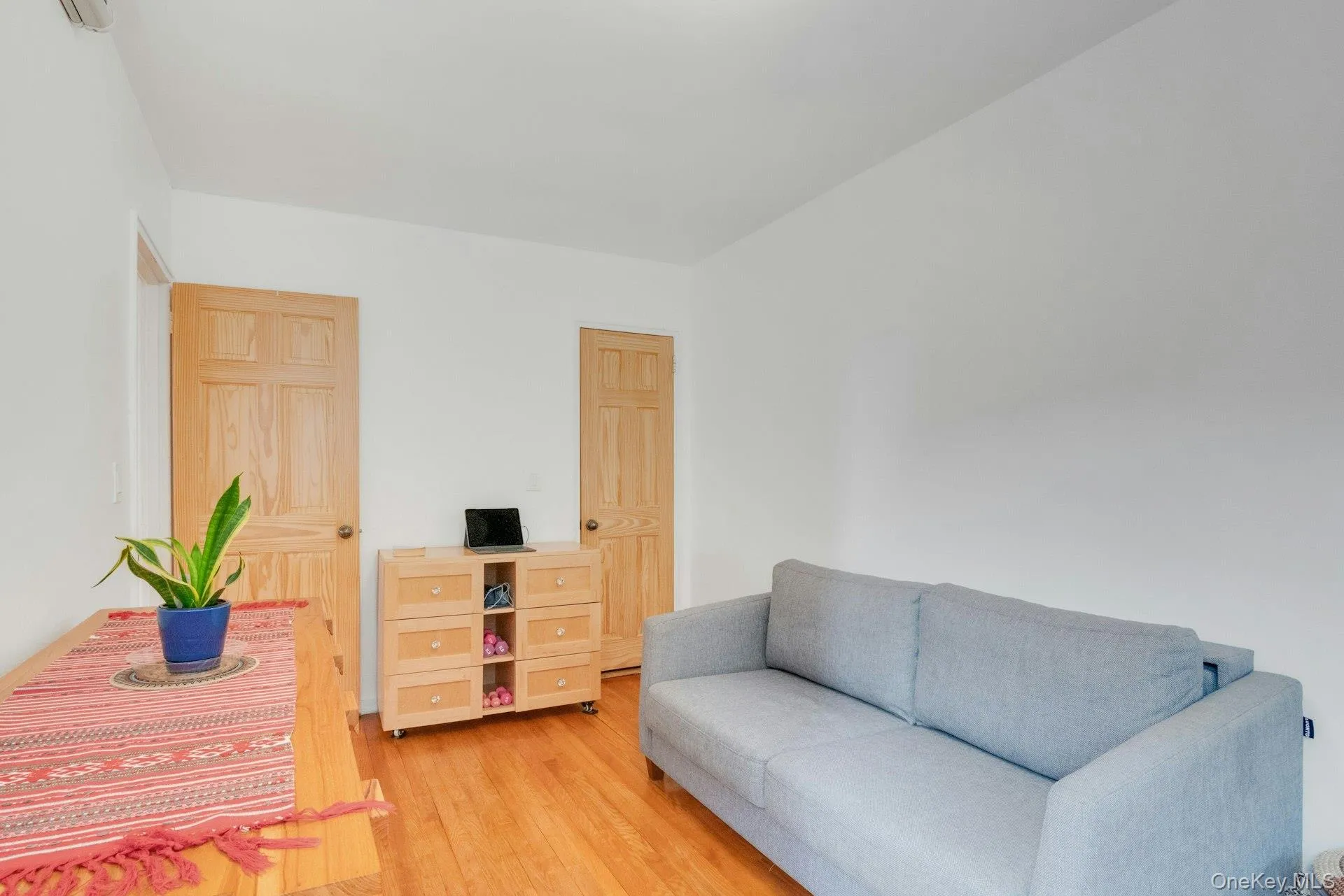 445 240th Street, New York, NY, 2 Bedrooms Bedrooms, 6 Rooms Rooms,1 BathroomBathrooms,Residential,For Rent,240th,0,1032701 445 240th Street, New York, NY, 2 Bedrooms Bedrooms, 6 Rooms Rooms,1 BathroomBathrooms,Residential,For Rent,240th,0,1032701