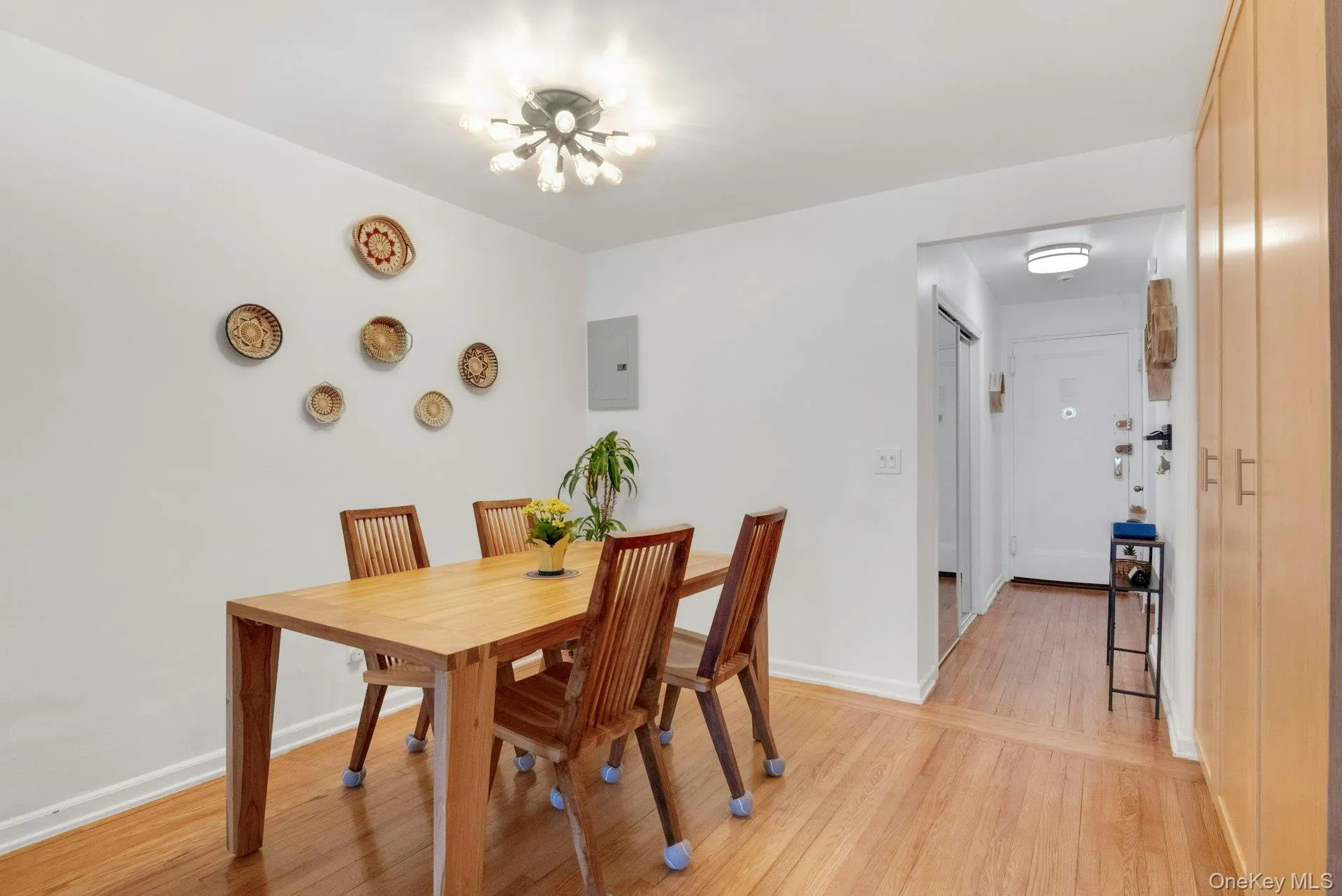 445 240th Street, New York, NY, 2 Bedrooms Bedrooms, 6 Rooms Rooms,1 BathroomBathrooms,Residential,For Rent,240th,0,1032701 445 240th Street, New York, NY, 2 Bedrooms Bedrooms, 6 Rooms Rooms,1 BathroomBathrooms,Residential,For Rent,240th,0,1032701