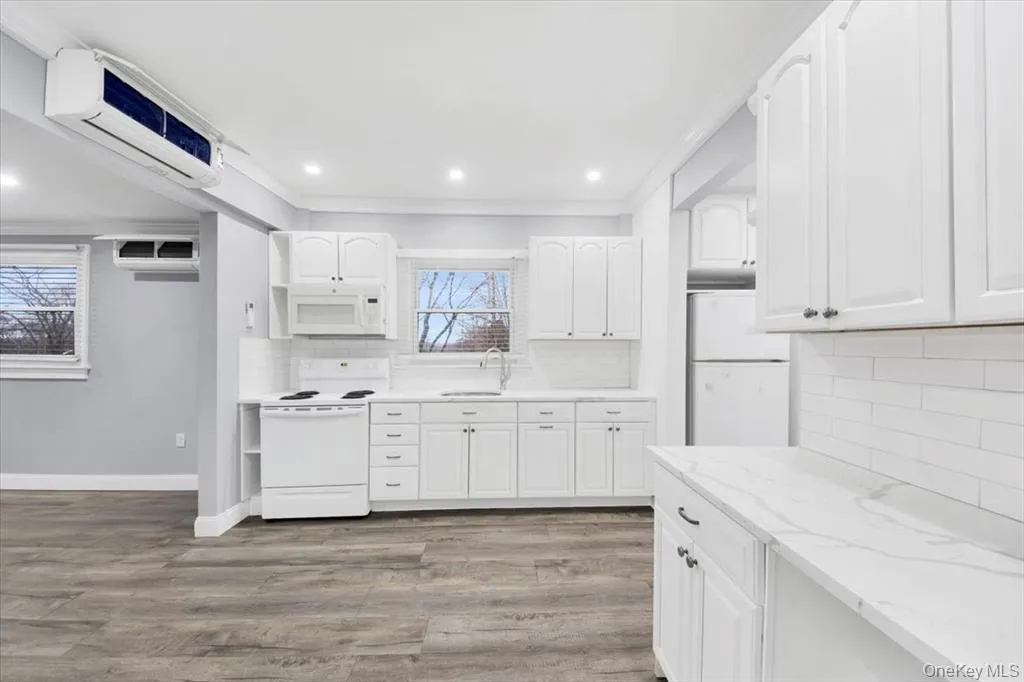 39 Helena Avenue, Cortlandt, NY, 2 Bedrooms Bedrooms, 5 Rooms Rooms,1 BathroomBathrooms,Residential Lease,For Rent,Helena,0,1032705 39 Helena Avenue, Cortlandt, NY, 2 Bedrooms Bedrooms, 5 Rooms Rooms,1 BathroomBathrooms,Residential Lease,For Rent,Helena,0,1032705
