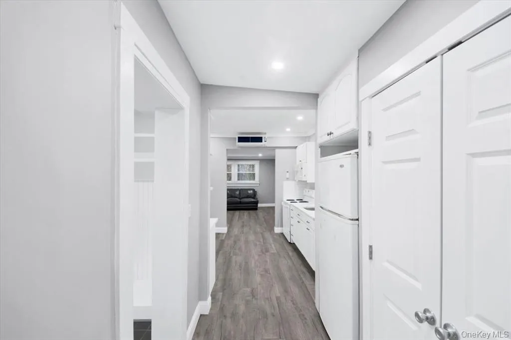 39 Helena Avenue, Cortlandt, NY, 2 Bedrooms Bedrooms, 5 Rooms Rooms,1 BathroomBathrooms,Residential Lease,For Rent,Helena,0,1032705 39 Helena Avenue, Cortlandt, NY, 2 Bedrooms Bedrooms, 5 Rooms Rooms,1 BathroomBathrooms,Residential Lease,For Rent,Helena,0,1032705