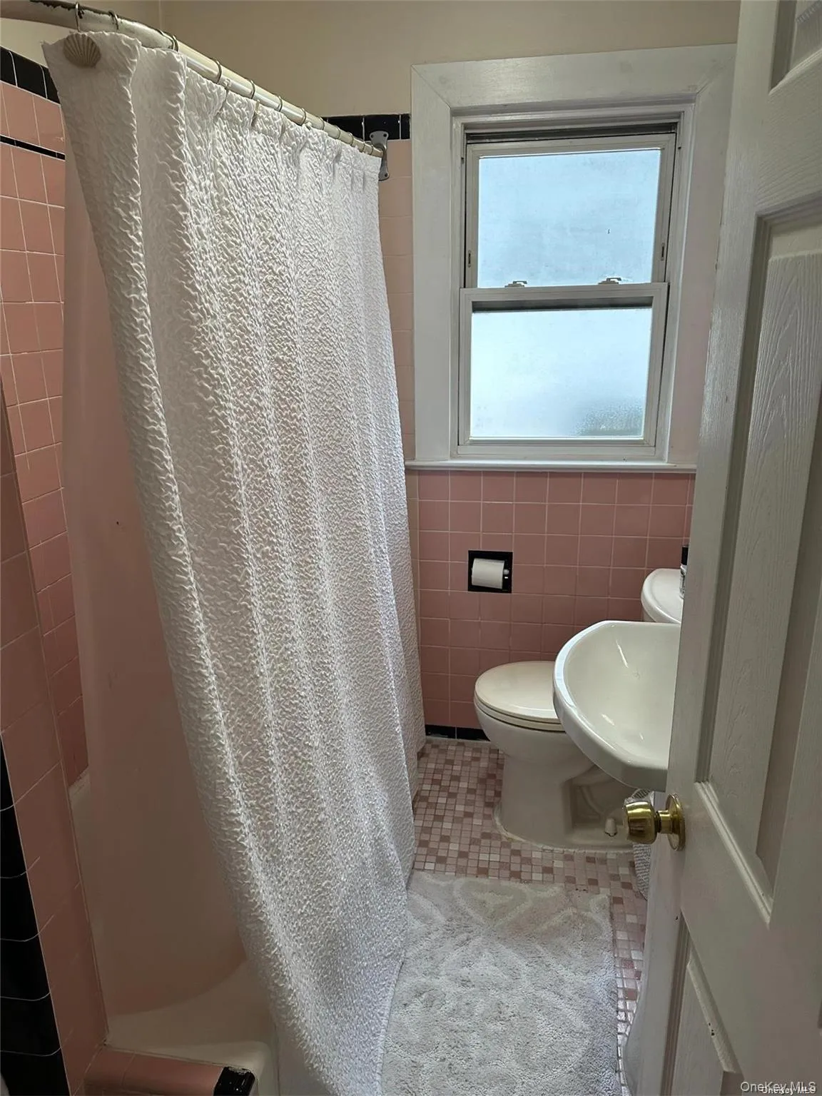 70 Kentucky Street, Long Beach, NY, 2 Bedrooms Bedrooms, 5 Rooms Rooms,1 BathroomBathrooms,Residential Lease,For Rent,Kentucky,0,1032708 70 Kentucky Street, Long Beach, NY, 2 Bedrooms Bedrooms, 5 Rooms Rooms,1 BathroomBathrooms,Residential Lease,For Rent,Kentucky,0,1032708
