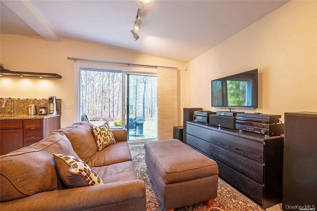 63 Gardiners Lane, East Hampton, NY, 1 Bedroom Bedrooms, 3 Rooms Rooms,1 BathroomBathrooms,Residential Lease,For Rent,Gardiners,0,1032709 63 Gardiners Lane, East Hampton, NY, 1 Bedroom Bedrooms, 3 Rooms Rooms,1 BathroomBathrooms,Residential Lease,For Rent,Gardiners,0,1032709