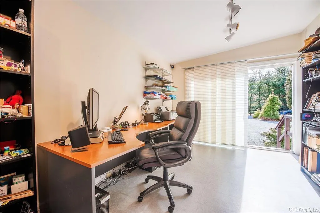 63 Gardiners Lane, East Hampton, NY, 1 Bedroom Bedrooms, 3 Rooms Rooms,1 BathroomBathrooms,Residential Lease,For Rent,Gardiners,0,1032709 63 Gardiners Lane, East Hampton, NY, 1 Bedroom Bedrooms, 3 Rooms Rooms,1 BathroomBathrooms,Residential Lease,For Rent,Gardiners,0,1032709