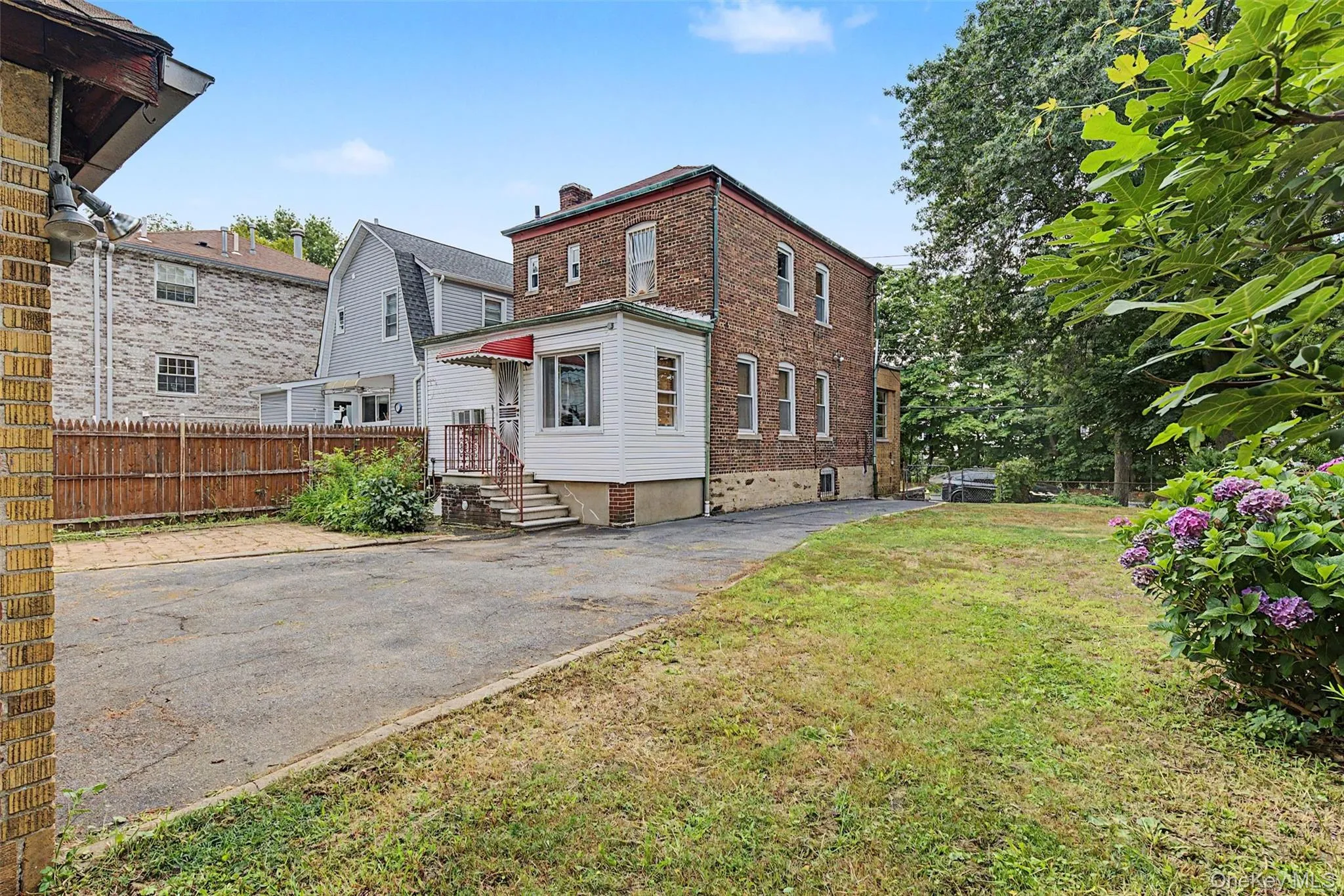 1085 Sackett Avenue, New York, NY, 3 Bedrooms Bedrooms, 6 Rooms Rooms,1 BathroomBathrooms,Residential,For Rent,Sackett,0,1032712 1085 Sackett Avenue, New York, NY, 3 Bedrooms Bedrooms, 6 Rooms Rooms,1 BathroomBathrooms,Residential,For Rent,Sackett,0,1032712