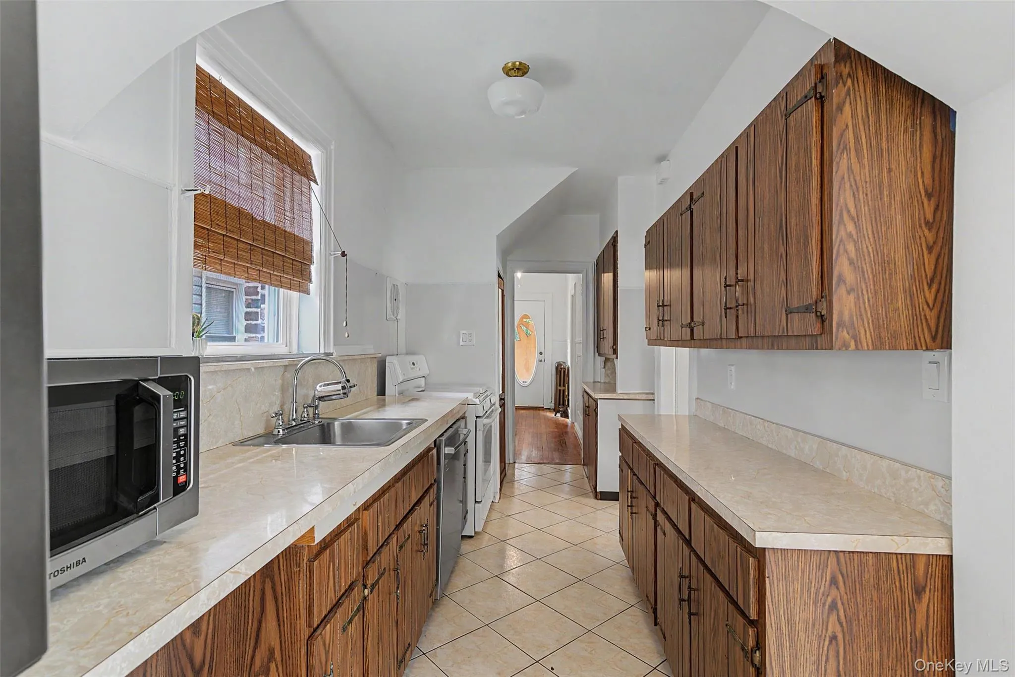 1085 Sackett Avenue, New York, NY, 3 Bedrooms Bedrooms, 6 Rooms Rooms,1 BathroomBathrooms,Residential,For Rent,Sackett,0,1032712 1085 Sackett Avenue, New York, NY, 3 Bedrooms Bedrooms, 6 Rooms Rooms,1 BathroomBathrooms,Residential,For Rent,Sackett,0,1032712