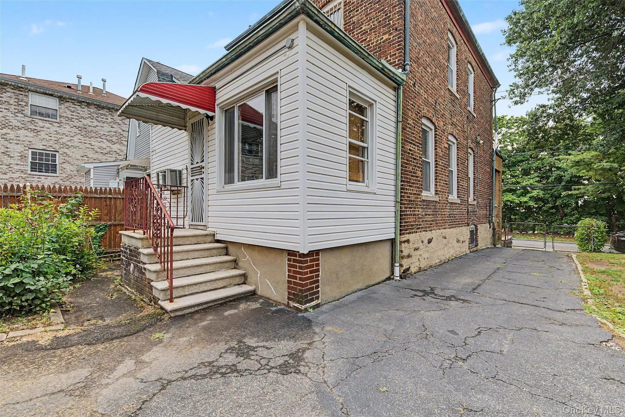 1085 Sackett Avenue, New York, NY, 3 Bedrooms Bedrooms, 6 Rooms Rooms,1 BathroomBathrooms,Residential,For Rent,Sackett,0,1032712 1085 Sackett Avenue, New York, NY, 3 Bedrooms Bedrooms, 6 Rooms Rooms,1 BathroomBathrooms,Residential,For Rent,Sackett,0,1032712