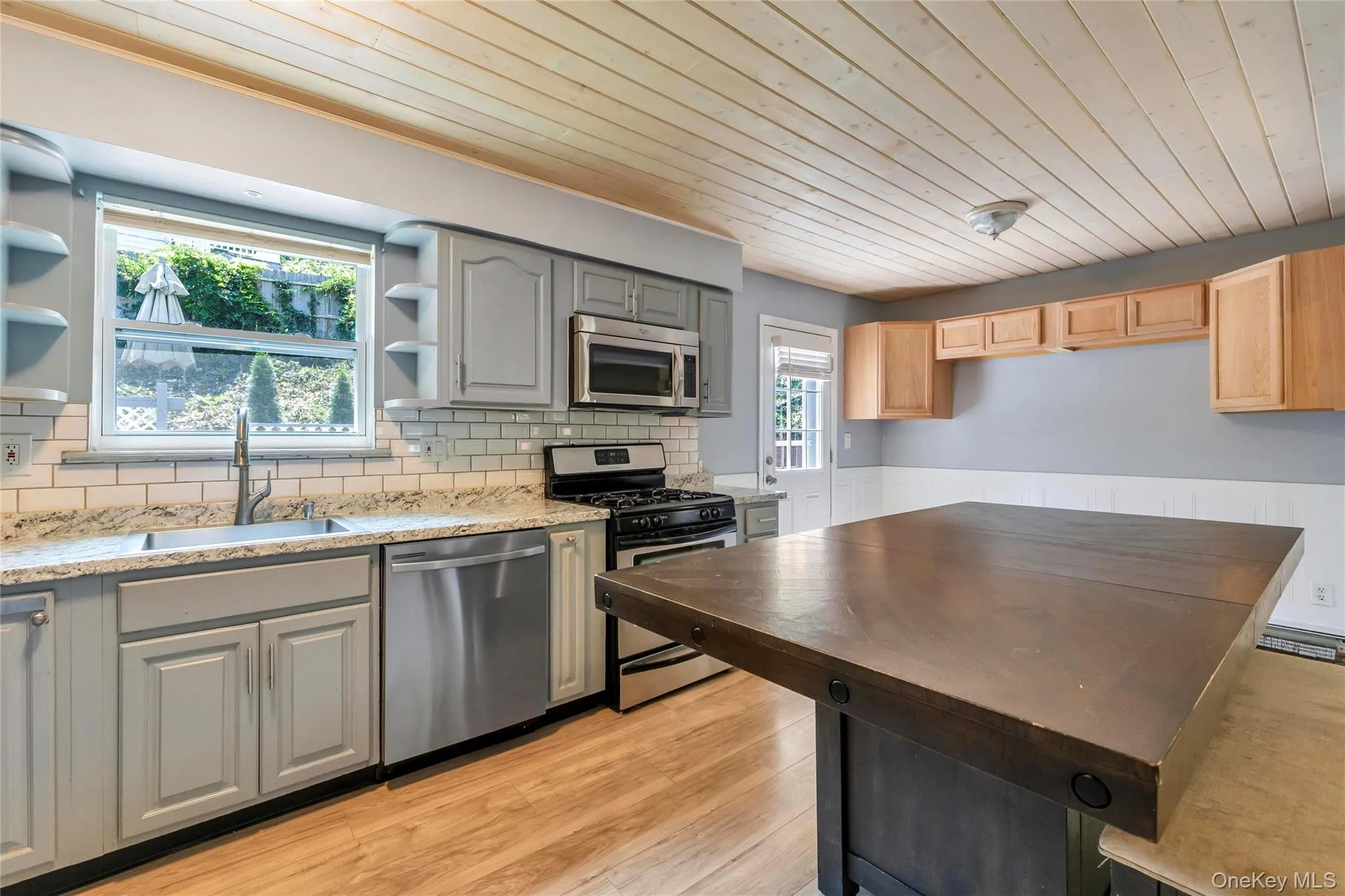 14 Seaside Avenue, Brookhaven, NY, 4 Bedrooms Bedrooms, 6 Rooms Rooms,2 BathroomsBathrooms,Residential,For Rent,Seaside,0,1032717 14 Seaside Avenue, Brookhaven, NY, 4 Bedrooms Bedrooms, 6 Rooms Rooms,2 BathroomsBathrooms,Residential,For Rent,Seaside,0,1032717