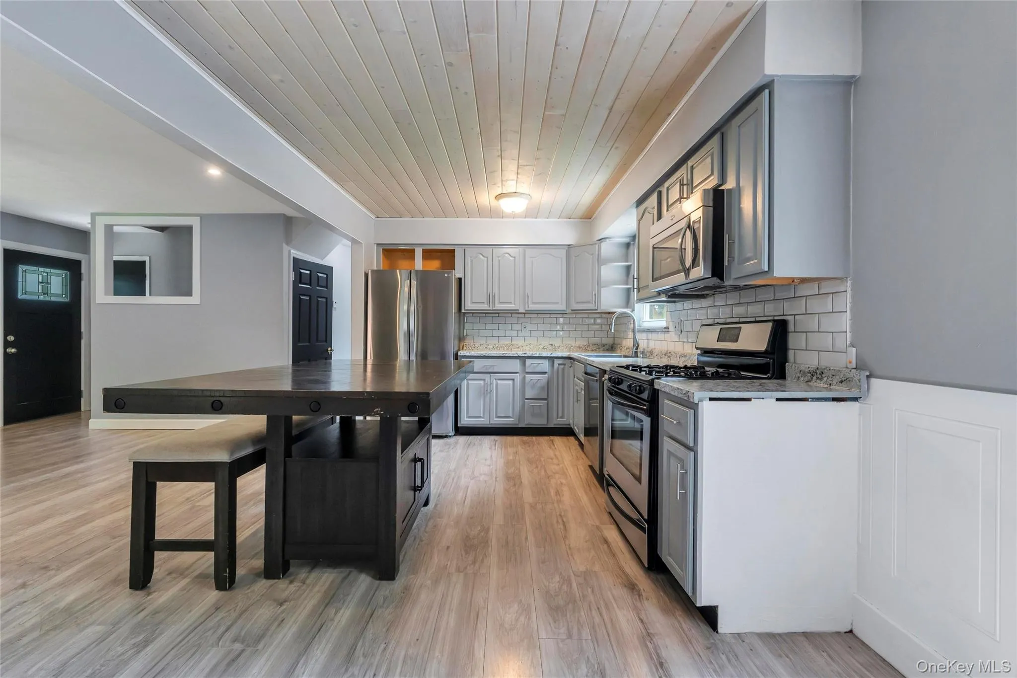 14 Seaside Avenue, Brookhaven, NY, 4 Bedrooms Bedrooms, 6 Rooms Rooms,2 BathroomsBathrooms,Residential,For Rent,Seaside,0,1032717 14 Seaside Avenue, Brookhaven, NY, 4 Bedrooms Bedrooms, 6 Rooms Rooms,2 BathroomsBathrooms,Residential,For Rent,Seaside,0,1032717