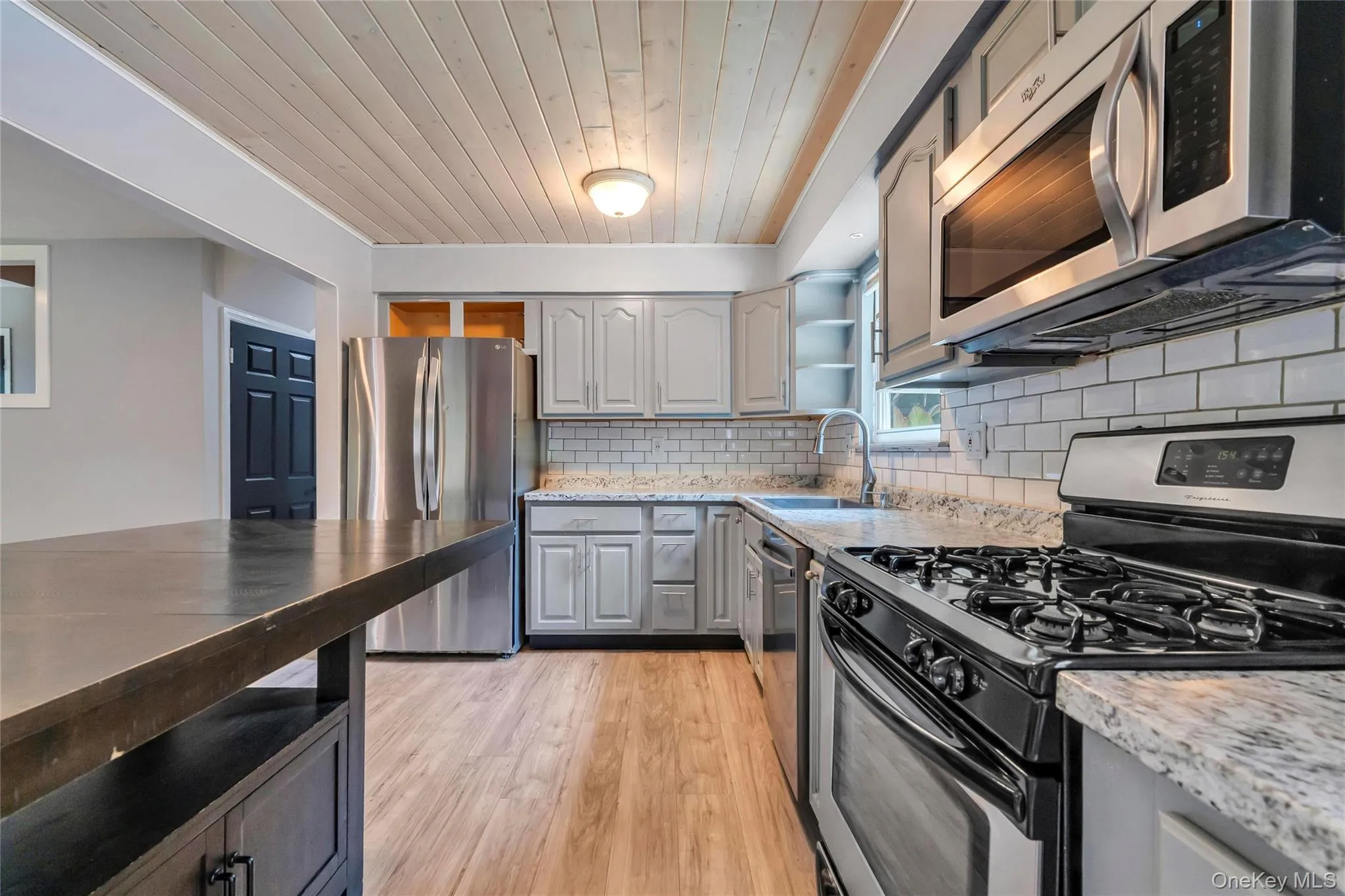 14 Seaside Avenue, Brookhaven, NY, 4 Bedrooms Bedrooms, 6 Rooms Rooms,2 BathroomsBathrooms,Residential,For Rent,Seaside,0,1032717 14 Seaside Avenue, Brookhaven, NY, 4 Bedrooms Bedrooms, 6 Rooms Rooms,2 BathroomsBathrooms,Residential,For Rent,Seaside,0,1032717