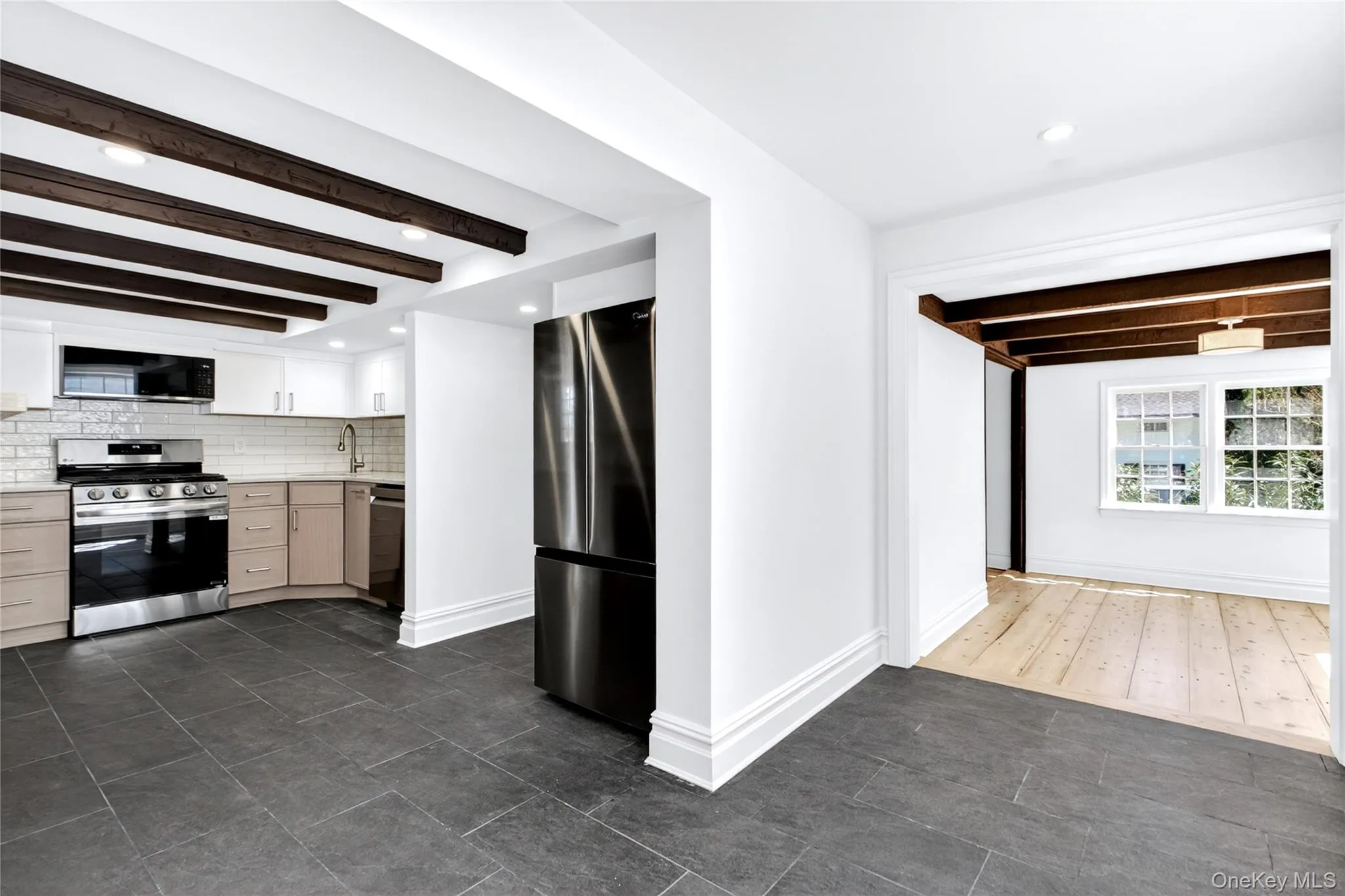 94 Main Street, North Hempstead, NY, 3 Bedrooms Bedrooms, 6 Rooms Rooms,2 BathroomsBathrooms,Residential,For Rent,Main,0,1032719 94 Main Street, North Hempstead, NY, 3 Bedrooms Bedrooms, 6 Rooms Rooms,2 BathroomsBathrooms,Residential,For Rent,Main,0,1032719