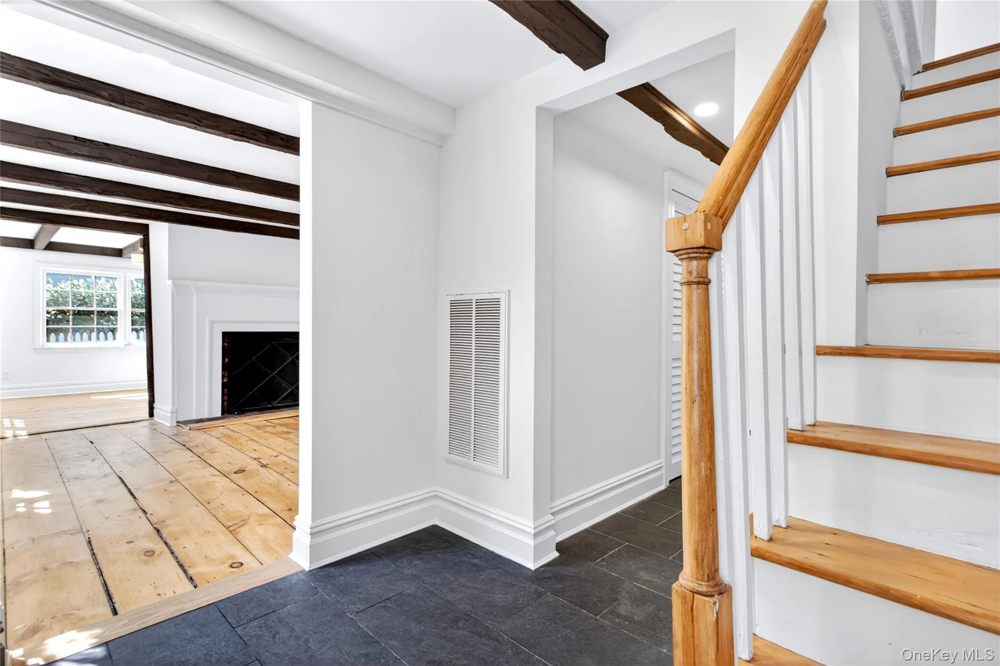 94 Main Street, North Hempstead, NY, 3 Bedrooms Bedrooms, 6 Rooms Rooms,2 BathroomsBathrooms,Residential,For Rent,Main,0,1032719 94 Main Street, North Hempstead, NY, 3 Bedrooms Bedrooms, 6 Rooms Rooms,2 BathroomsBathrooms,Residential,For Rent,Main,0,1032719