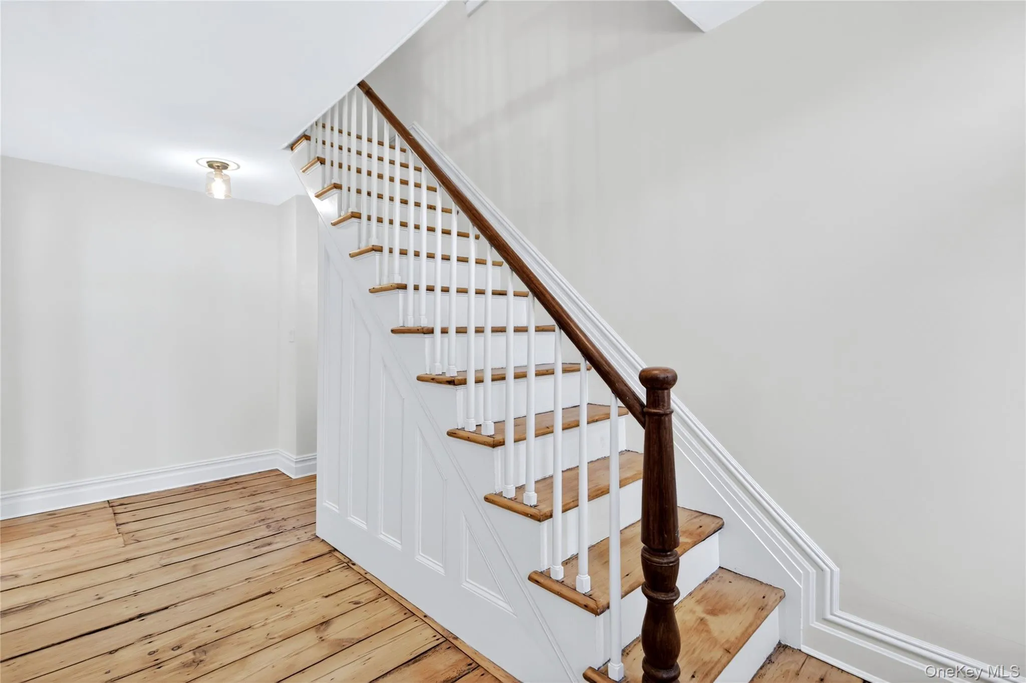 94 Main Street, North Hempstead, NY, 3 Bedrooms Bedrooms, 6 Rooms Rooms,2 BathroomsBathrooms,Residential,For Rent,Main,0,1032719 94 Main Street, North Hempstead, NY, 3 Bedrooms Bedrooms, 6 Rooms Rooms,2 BathroomsBathrooms,Residential,For Rent,Main,0,1032719
