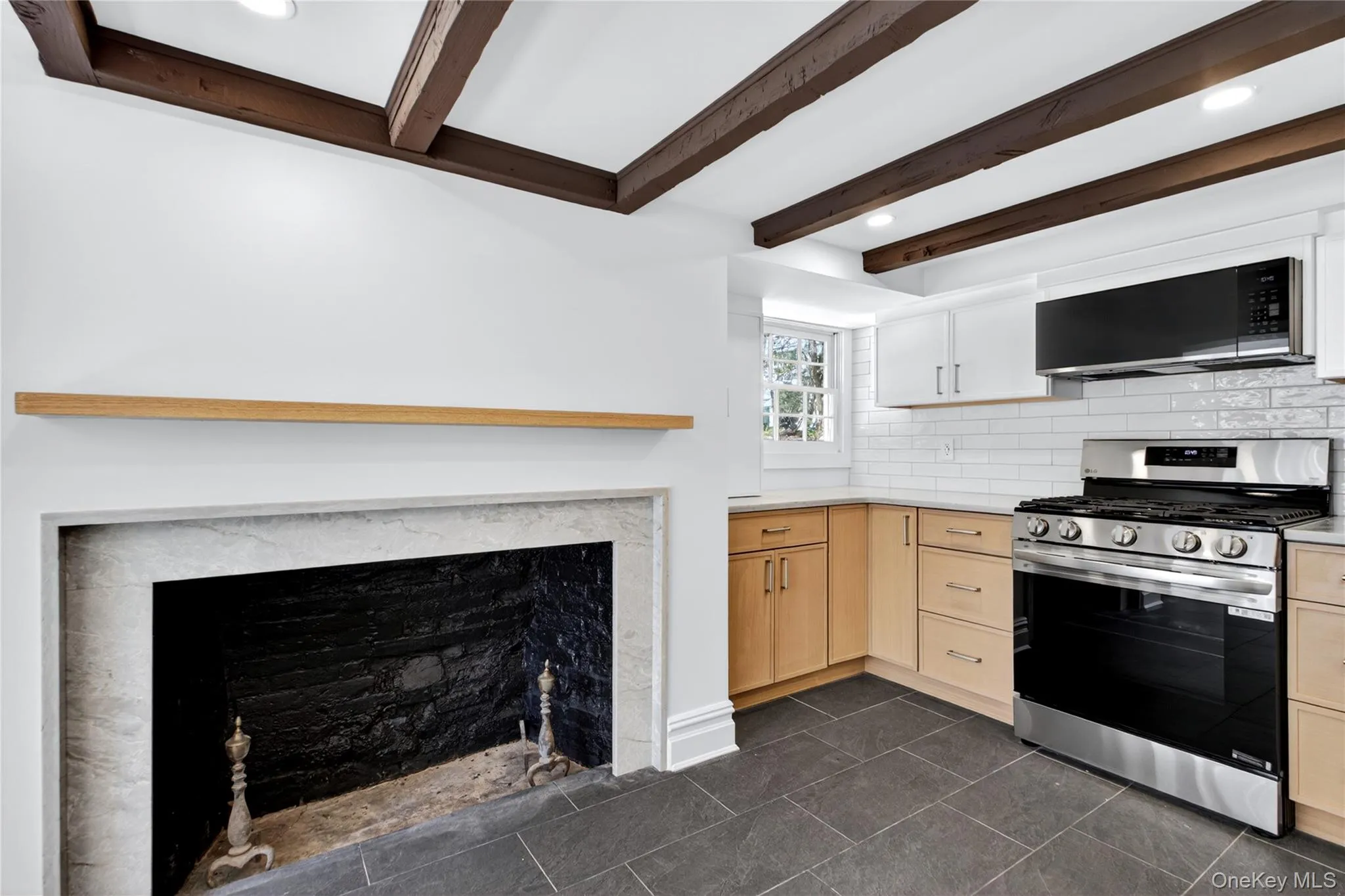94 Main Street, North Hempstead, NY, 3 Bedrooms Bedrooms, 6 Rooms Rooms,2 BathroomsBathrooms,Residential,For Rent,Main,0,1032719 94 Main Street, North Hempstead, NY, 3 Bedrooms Bedrooms, 6 Rooms Rooms,2 BathroomsBathrooms,Residential,For Rent,Main,0,1032719