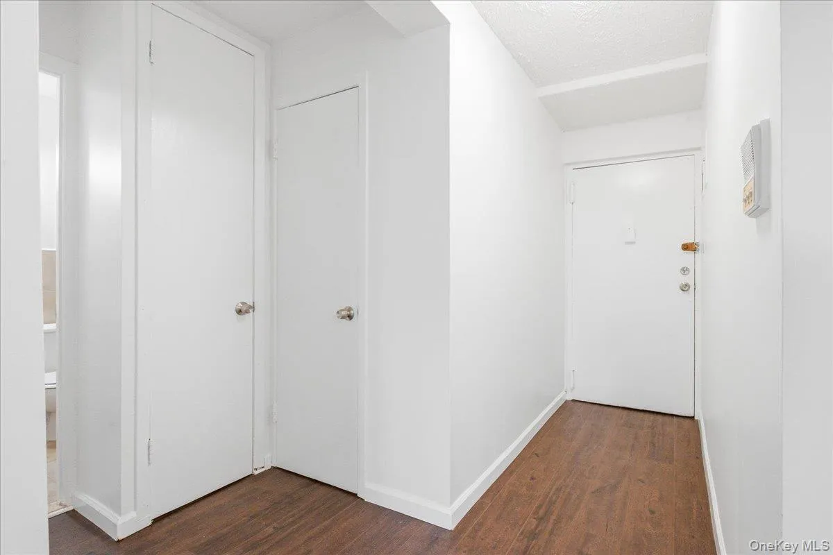 78-06 153rd Avenue, New York, NY, 1 Bedroom Bedrooms, 4 Rooms Rooms,1 BathroomBathrooms,Residential Lease,For Rent,153rd,0,1032721 78-06 153rd Avenue, New York, NY, 1 Bedroom Bedrooms, 4 Rooms Rooms,1 BathroomBathrooms,Residential Lease,For Rent,153rd,0,1032721