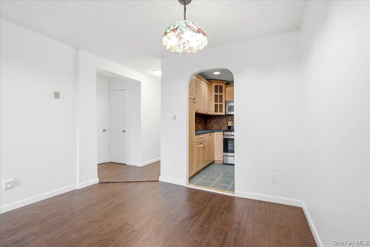 78-06 153rd Avenue, New York, NY, 1 Bedroom Bedrooms, 4 Rooms Rooms,1 BathroomBathrooms,Residential Lease,For Rent,153rd,0,1032721 78-06 153rd Avenue, New York, NY, 1 Bedroom Bedrooms, 4 Rooms Rooms,1 BathroomBathrooms,Residential Lease,For Rent,153rd,0,1032721