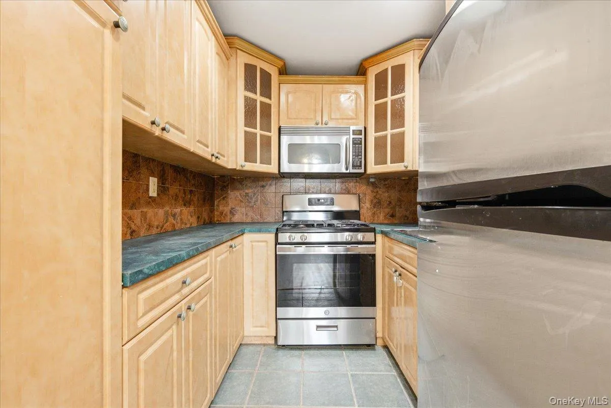 78-06 153rd Avenue, New York, NY, 1 Bedroom Bedrooms, 4 Rooms Rooms,1 BathroomBathrooms,Residential Lease,For Rent,153rd,0,1032721 78-06 153rd Avenue, New York, NY, 1 Bedroom Bedrooms, 4 Rooms Rooms,1 BathroomBathrooms,Residential Lease,For Rent,153rd,0,1032721
