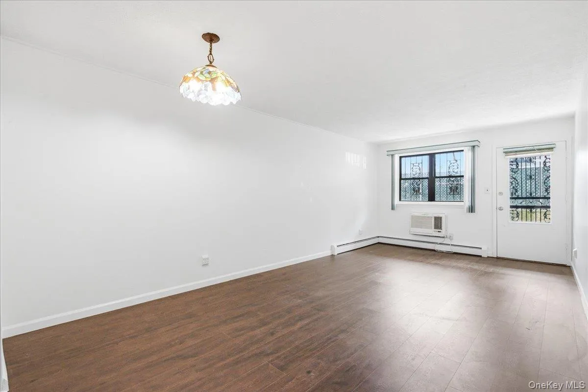 78-06 153rd Avenue, New York, NY, 1 Bedroom Bedrooms, 4 Rooms Rooms,1 BathroomBathrooms,Residential Lease,For Rent,153rd,0,1032721 78-06 153rd Avenue, New York, NY, 1 Bedroom Bedrooms, 4 Rooms Rooms,1 BathroomBathrooms,Residential Lease,For Rent,153rd,0,1032721