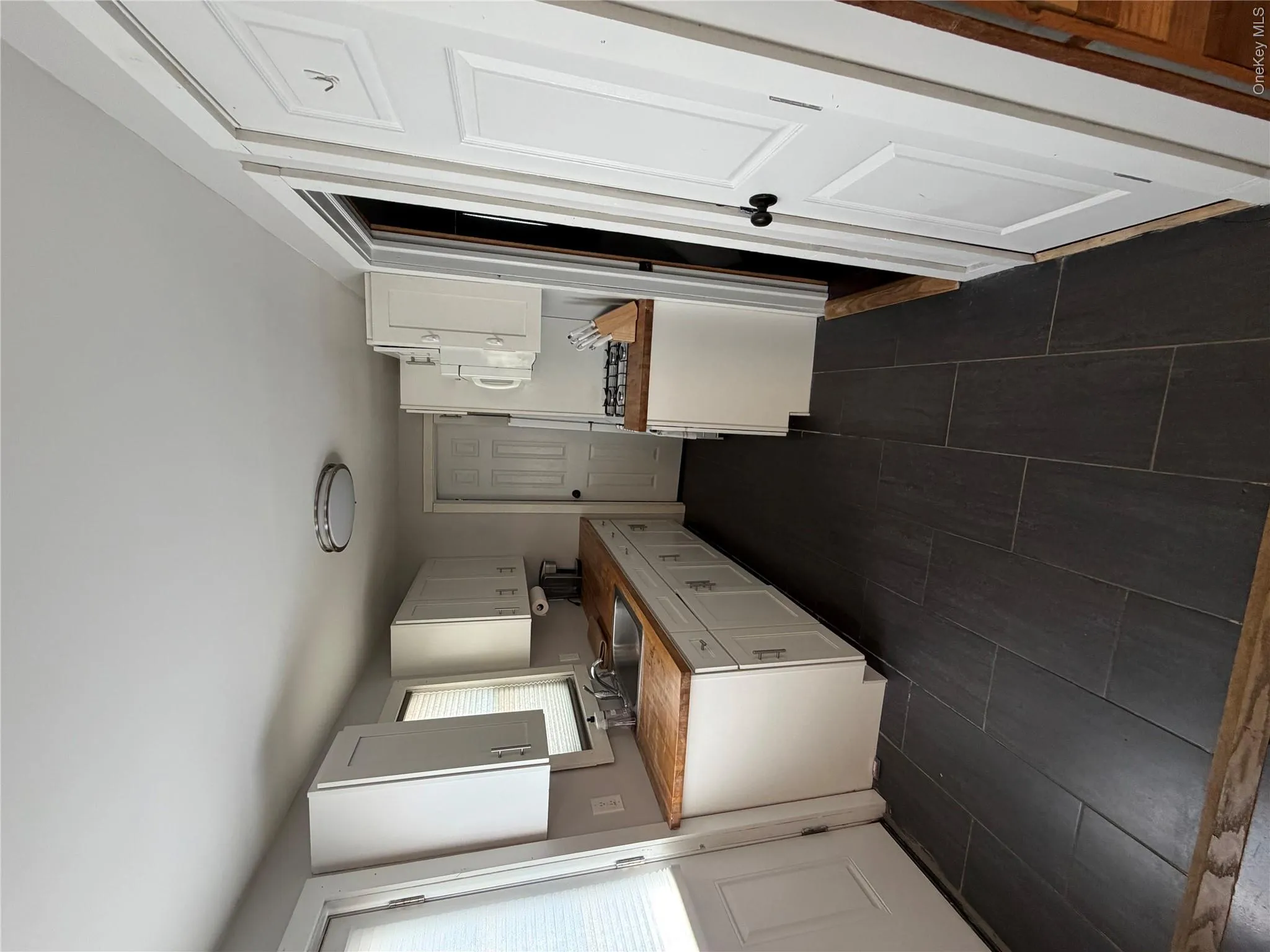 79 Radcliffe Road, Hempstead, NY, 1 Bedroom Bedrooms, 3 Rooms Rooms,1 BathroomBathrooms,Residential Lease,For Rent,Radcliffe,0,1032725 79 Radcliffe Road, Hempstead, NY, 1 Bedroom Bedrooms, 3 Rooms Rooms,1 BathroomBathrooms,Residential Lease,For Rent,Radcliffe,0,1032725