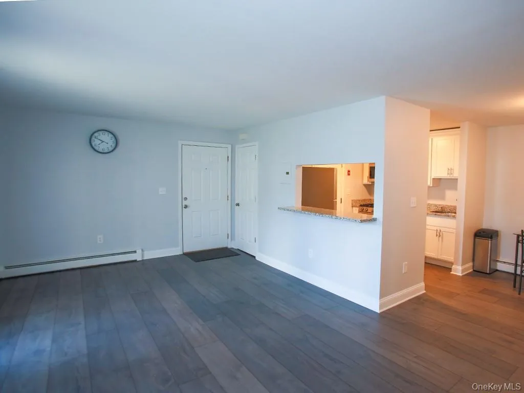 226 Concord Lane, Middletown, NY, 1 Bedroom Bedrooms, 3 Rooms Rooms,1 BathroomBathrooms,Residential Lease,For Rent,Concord,0,1032731 226 Concord Lane, Middletown, NY, 1 Bedroom Bedrooms, 3 Rooms Rooms,1 BathroomBathrooms,Residential Lease,For Rent,Concord,0,1032731