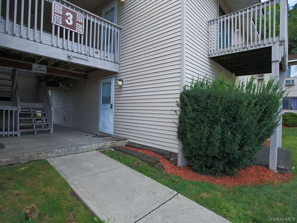 226 Concord Lane, Middletown, NY, 1 Bedroom Bedrooms, 3 Rooms Rooms,1 BathroomBathrooms,Residential Lease,For Rent,Concord,0,1032731 226 Concord Lane, Middletown, NY, 1 Bedroom Bedrooms, 3 Rooms Rooms,1 BathroomBathrooms,Residential Lease,For Rent,Concord,0,1032731