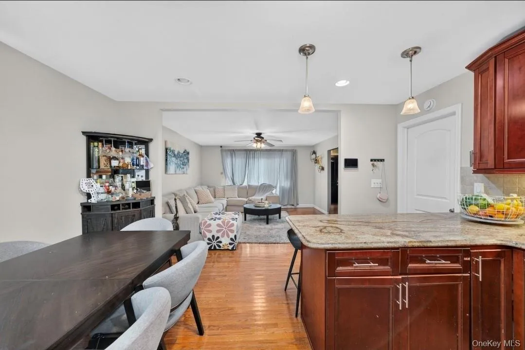 60 Lincoln Avenue, Babylon, NY, 3 Bedrooms Bedrooms, 8 Rooms Rooms,2 BathroomsBathrooms,Residential,For Rent,Lincoln,0,1032734 60 Lincoln Avenue, Babylon, NY, 3 Bedrooms Bedrooms, 8 Rooms Rooms,2 BathroomsBathrooms,Residential,For Rent,Lincoln,0,1032734