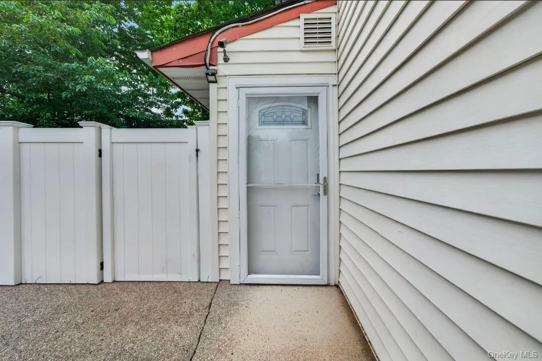 60 Lincoln Avenue, Babylon, NY, 3 Bedrooms Bedrooms, 8 Rooms Rooms,2 BathroomsBathrooms,Residential,For Rent,Lincoln,0,1032734 60 Lincoln Avenue, Babylon, NY, 3 Bedrooms Bedrooms, 8 Rooms Rooms,2 BathroomsBathrooms,Residential,For Rent,Lincoln,0,1032734