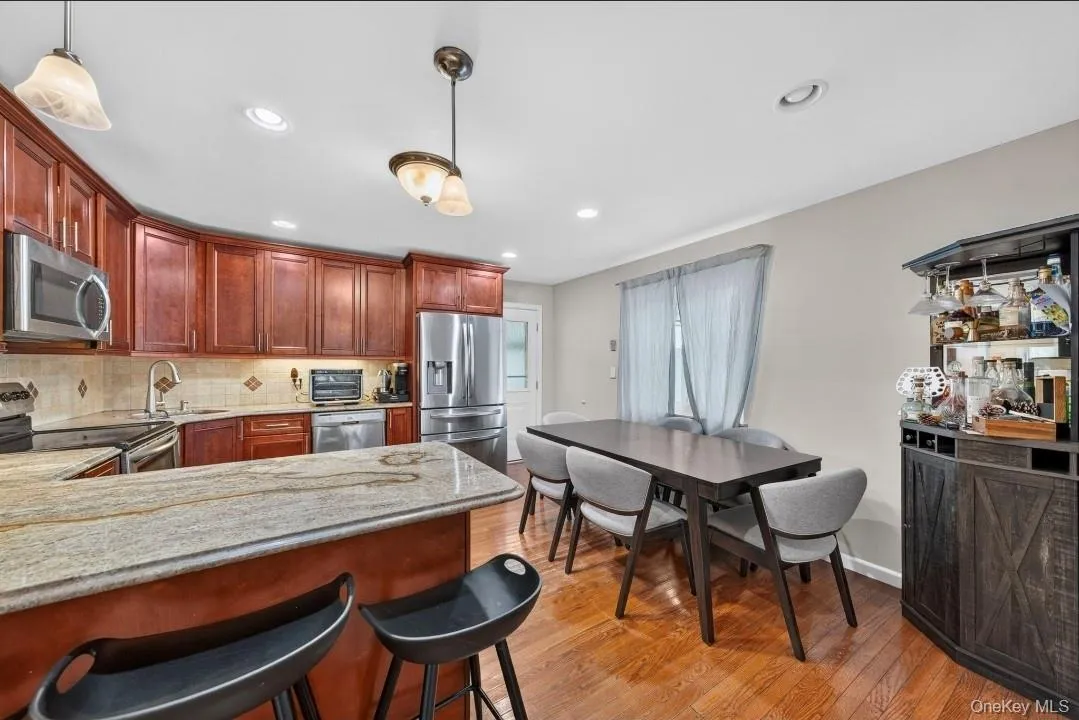 60 Lincoln Avenue, Babylon, NY, 3 Bedrooms Bedrooms, 8 Rooms Rooms,2 BathroomsBathrooms,Residential,For Rent,Lincoln,0,1032734 60 Lincoln Avenue, Babylon, NY, 3 Bedrooms Bedrooms, 8 Rooms Rooms,2 BathroomsBathrooms,Residential,For Rent,Lincoln,0,1032734