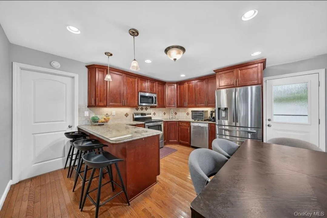 60 Lincoln Avenue, Babylon, NY, 3 Bedrooms Bedrooms, 8 Rooms Rooms,2 BathroomsBathrooms,Residential,For Rent,Lincoln,0,1032734 60 Lincoln Avenue, Babylon, NY, 3 Bedrooms Bedrooms, 8 Rooms Rooms,2 BathroomsBathrooms,Residential,For Rent,Lincoln,0,1032734