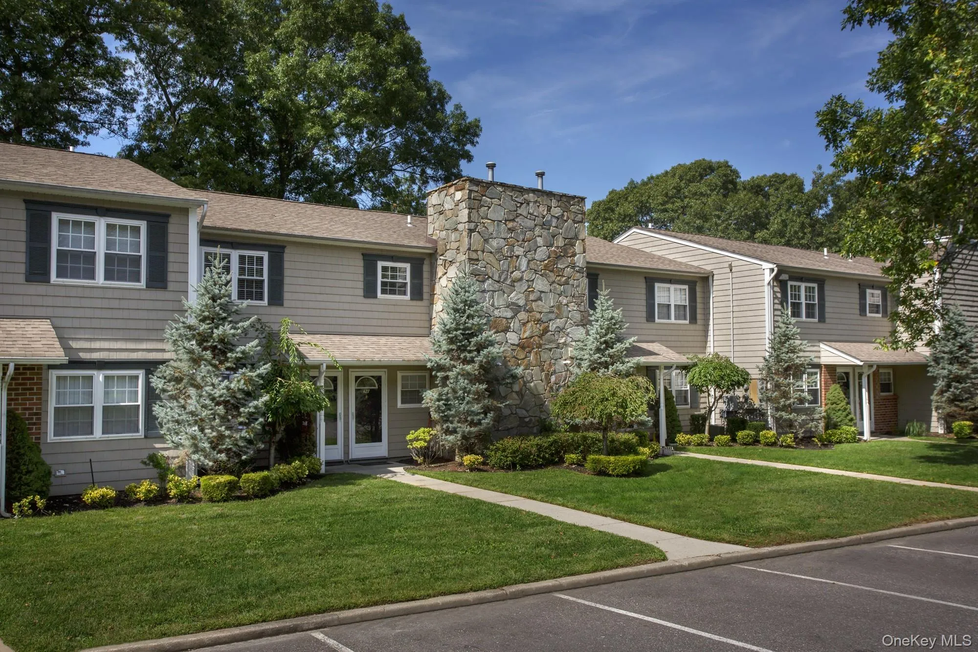 454 Lake Pointe Drive, Brookhaven, NY, 2 Bedrooms Bedrooms, 5 Rooms Rooms,1 BathroomBathrooms,Residential Lease,For Rent,Lake Pointe,0,1032736 454 Lake Pointe Drive, Brookhaven, NY, 2 Bedrooms Bedrooms, 5 Rooms Rooms,1 BathroomBathrooms,Residential Lease,For Rent,Lake Pointe,0,1032736
