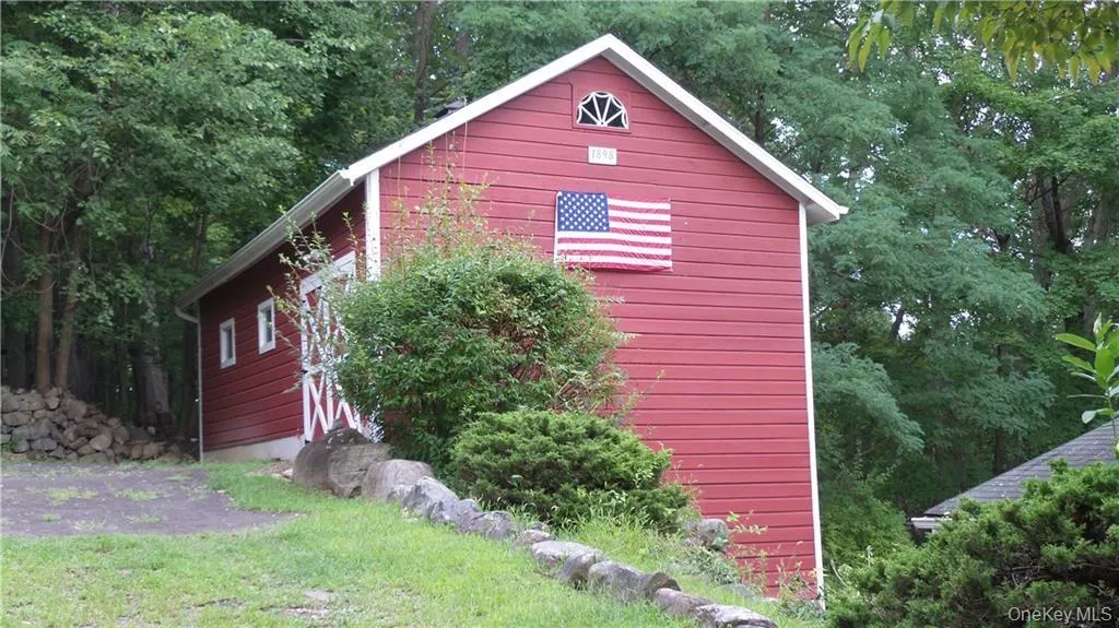 70 Suffern Lane, Haverstraw, NY, 5 Bedrooms Bedrooms, 7 Rooms Rooms,2 BathroomsBathrooms,Residential,For Rent,Suffern,0,1032745 70 Suffern Lane, Haverstraw, NY, 5 Bedrooms Bedrooms, 7 Rooms Rooms,2 BathroomsBathrooms,Residential,For Rent,Suffern,0,1032745