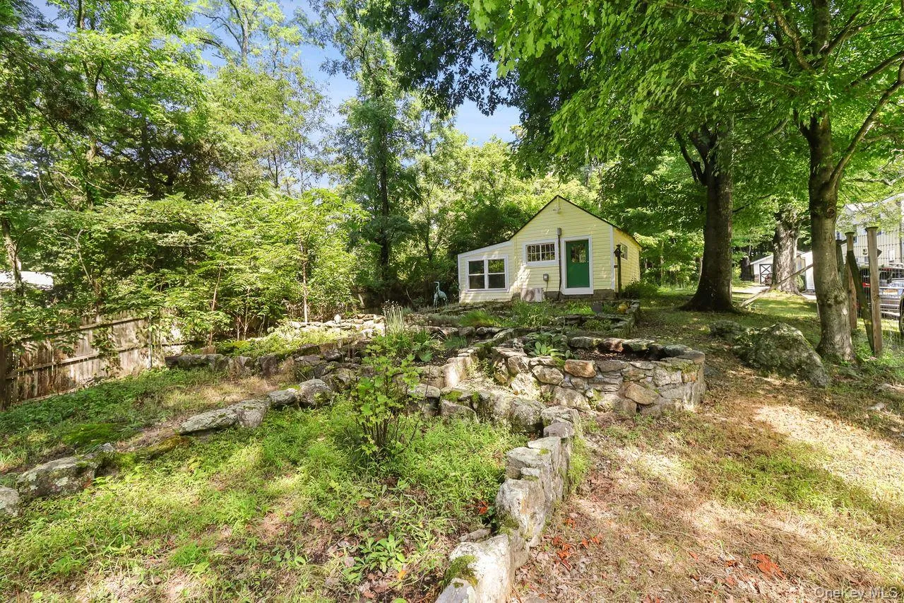 1059 Hanover Street, Yorktown, NY, 4 Bedrooms Bedrooms, 10 Rooms Rooms,2 BathroomsBathrooms,Residential,For Rent,Hanover,0,1032752 1059 Hanover Street, Yorktown, NY, 4 Bedrooms Bedrooms, 10 Rooms Rooms,2 BathroomsBathrooms,Residential,For Rent,Hanover,0,1032752