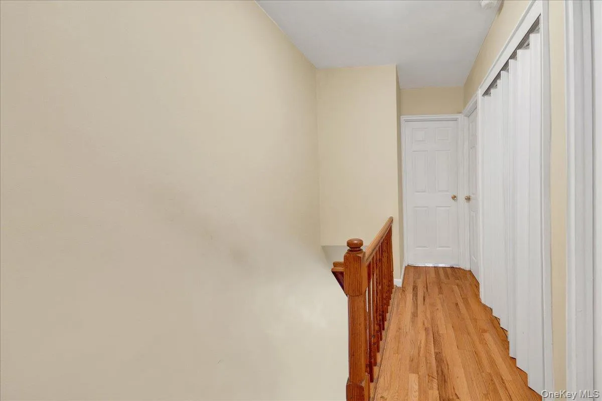 3015 Waterbury Avenue, New York, NY, 3 Bedrooms Bedrooms, 7 Rooms Rooms,1 BathroomBathrooms,Residential,For Rent,Waterbury,0,1032754 3015 Waterbury Avenue, New York, NY, 3 Bedrooms Bedrooms, 7 Rooms Rooms,1 BathroomBathrooms,Residential,For Rent,Waterbury,0,1032754